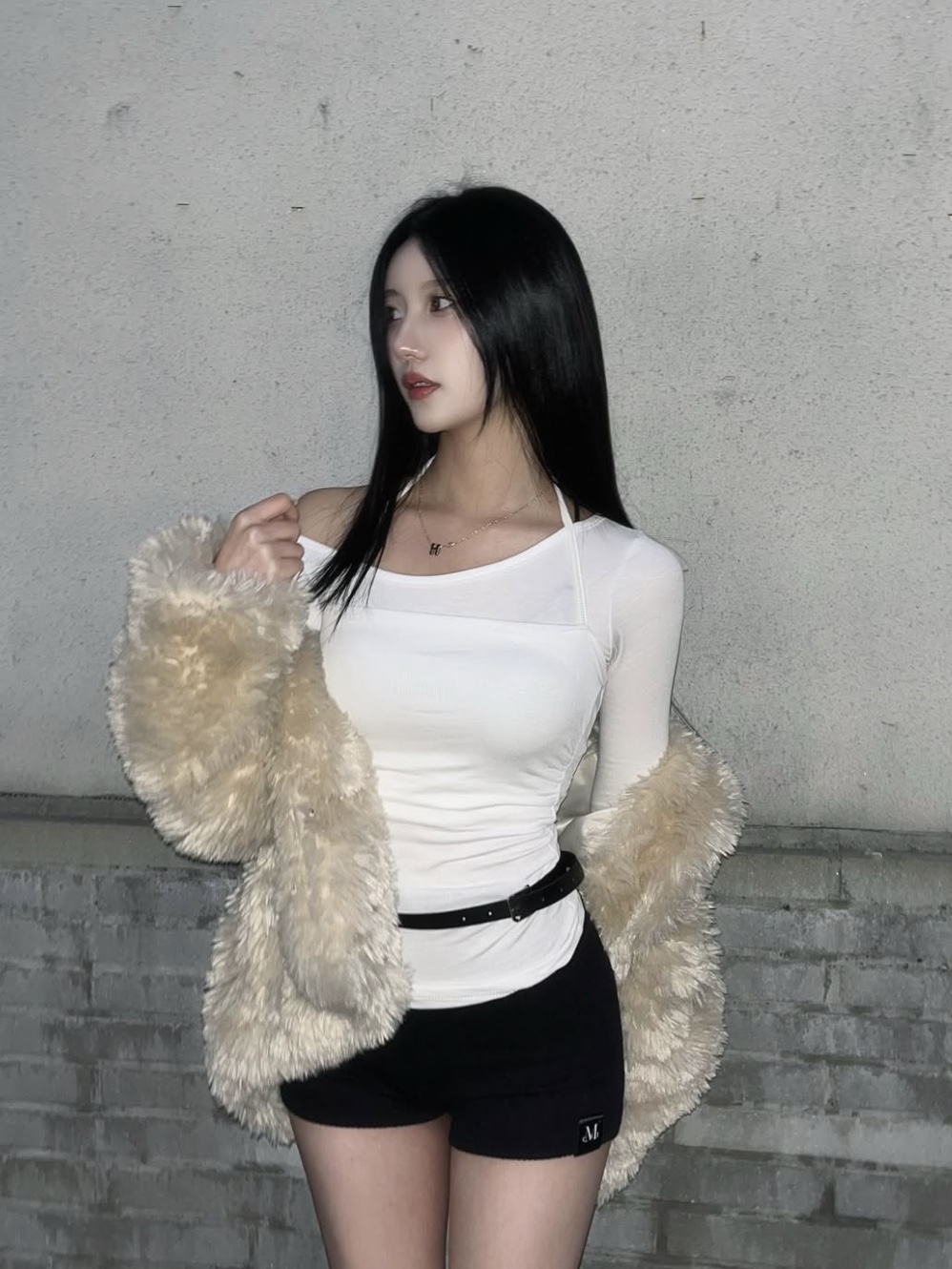 MUCENT Sepi Micro Shorts Black 착용 스타일 - 1
