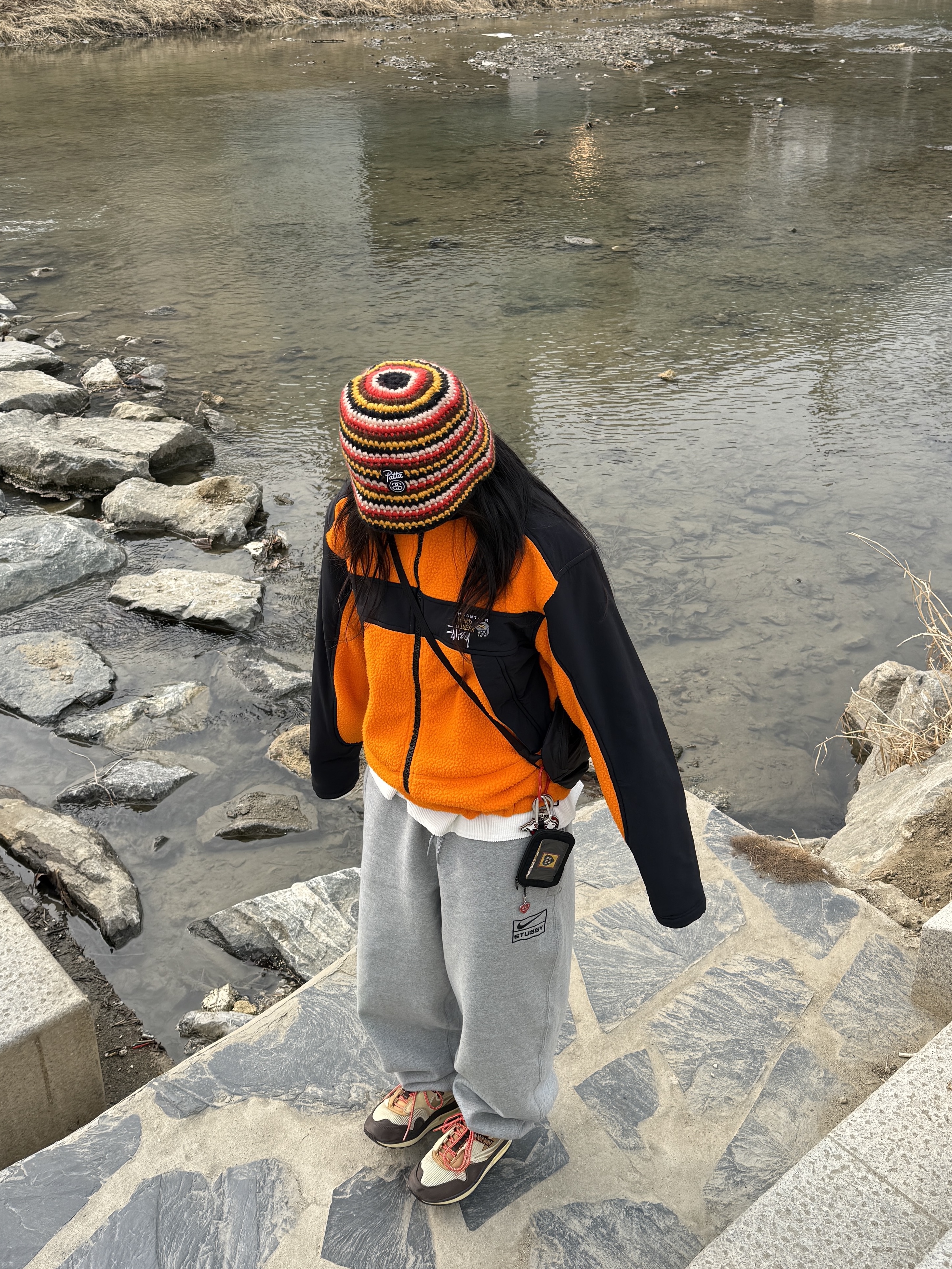 Stussy x Patta Striped Knit Bucket Hat Multi, Stussy x Mountain Hardwear Fleece Jacket Alpine Orange 착용 스타일