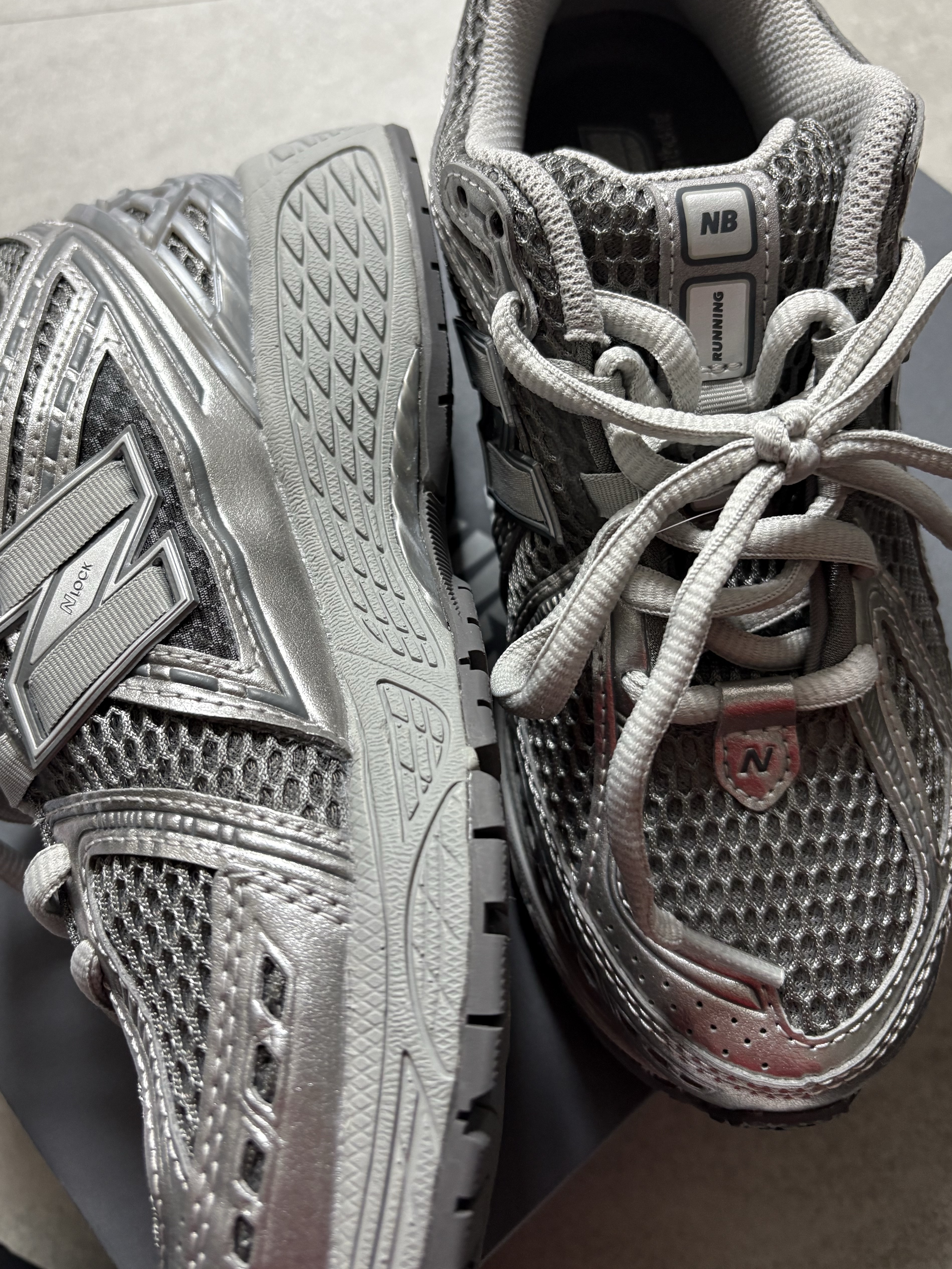 New Balance 1906R Harbor Grey Silver Metalic 착용 스타일