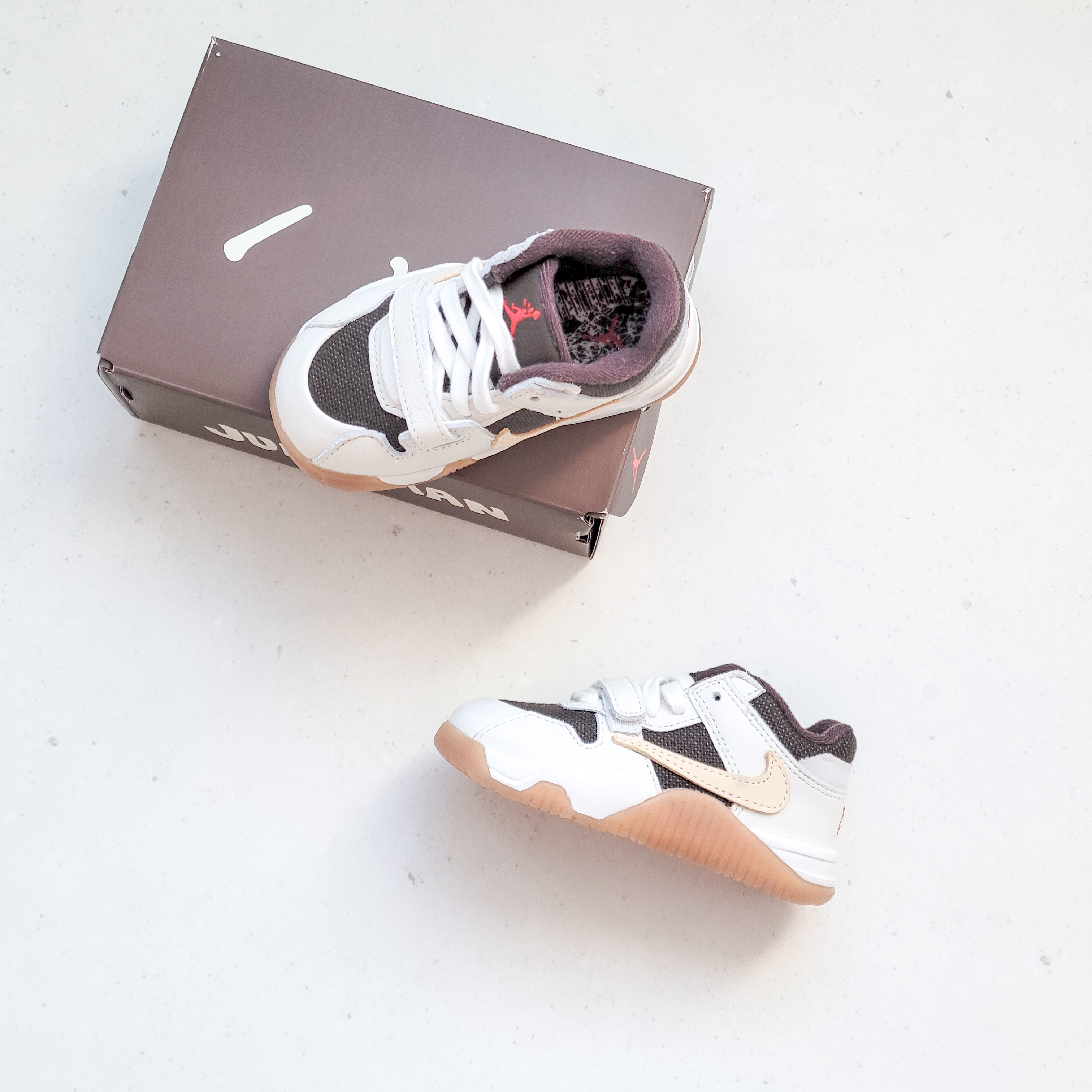 (TD) Jordan x Travis Scott Jumpman Jack TR Sail and Dark Mocha 착용 스타일 - 4
