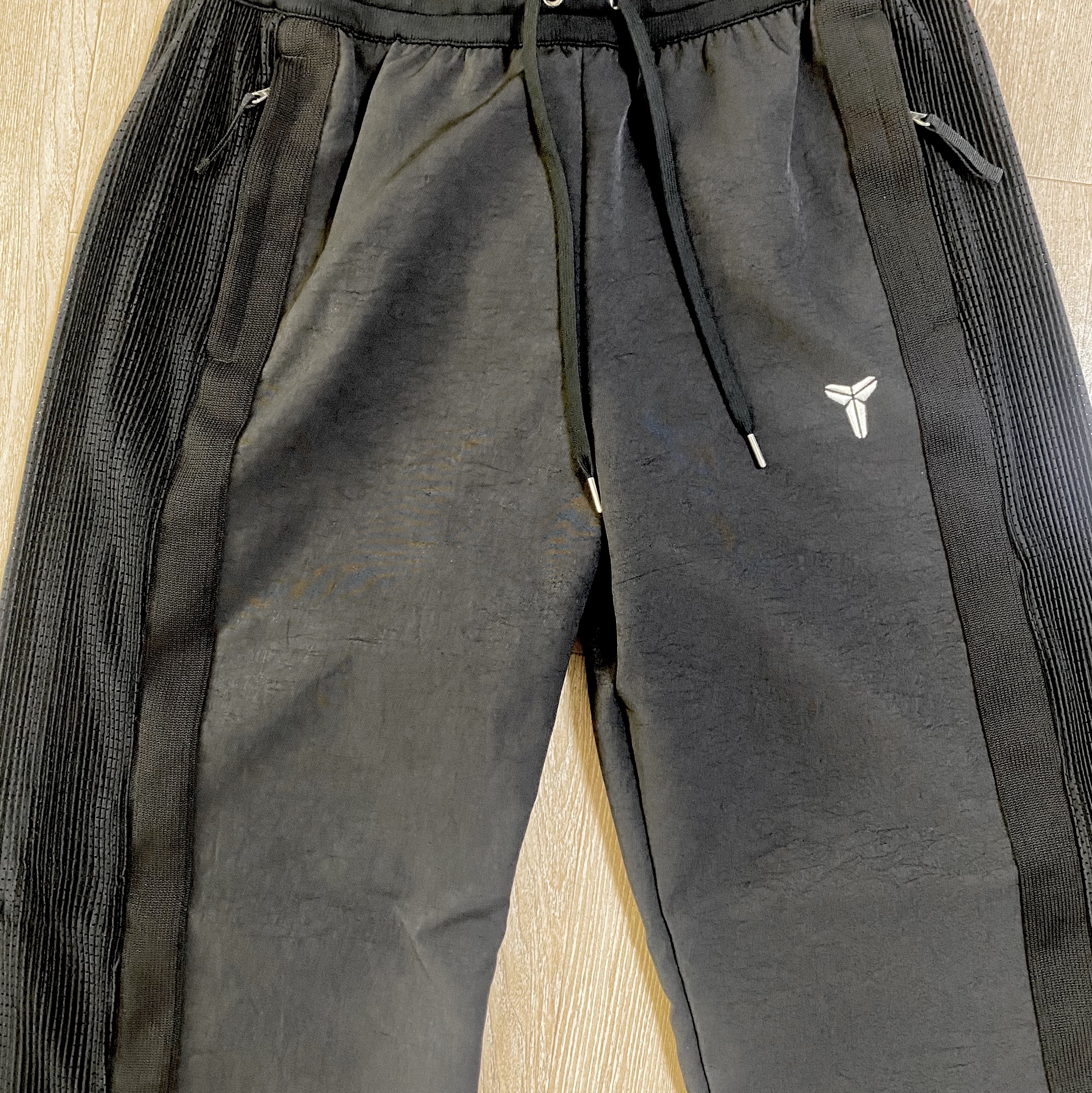 Nike Kobe Details Pleated Pants Black - Asia, NOMANUAL I.P Damaged Jacket Khaki Gray 착용 스타일 - 1