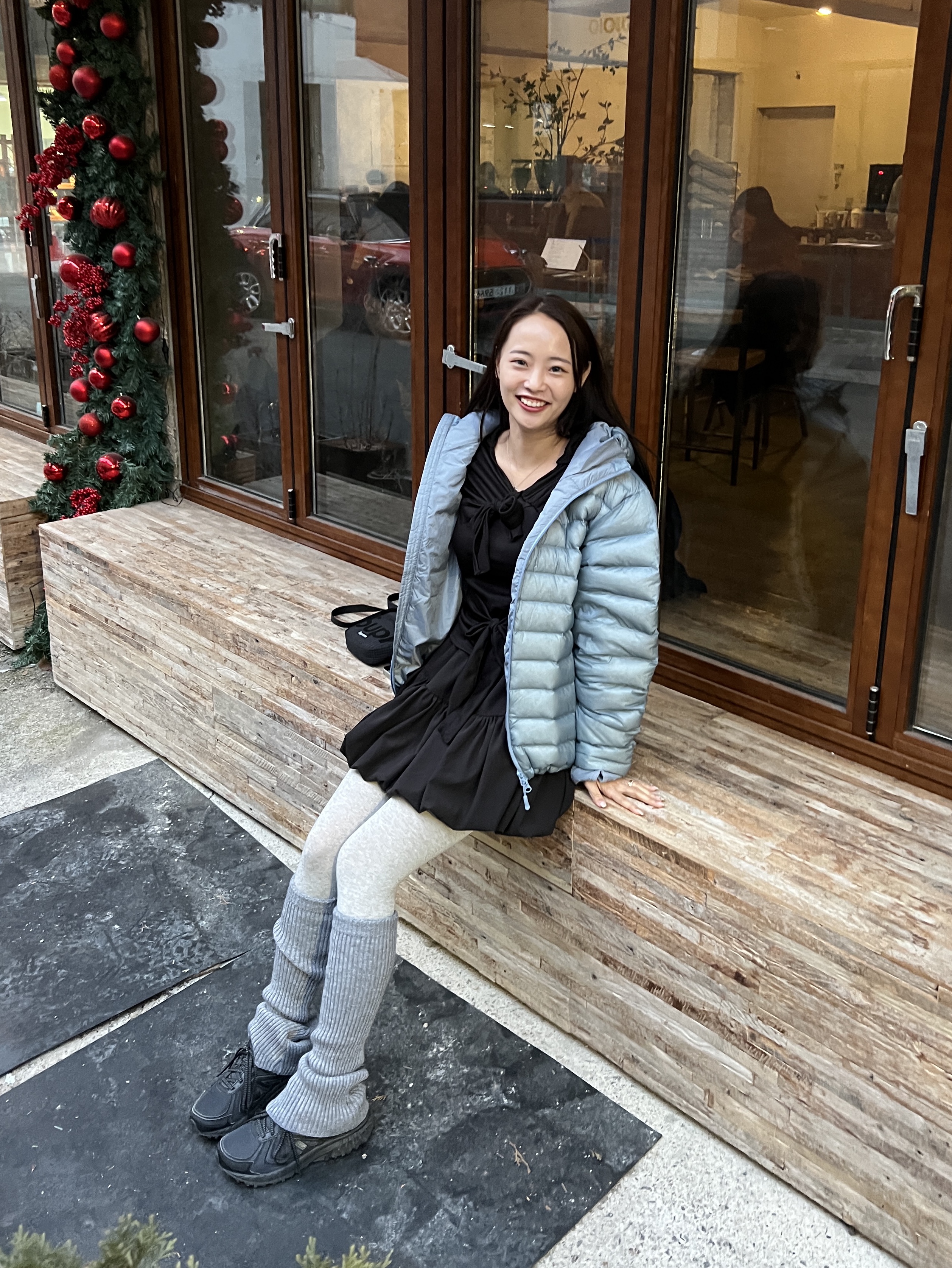산산기어 서픽스 푸퍼 자켓 스카이 블루 - 24FW, 케이스티파이 x 오픈 Yy 블루 리본 스네이크 아이폰 맥세이프 실버 미러 실버 범퍼 케이스 착용 스타일 - 2