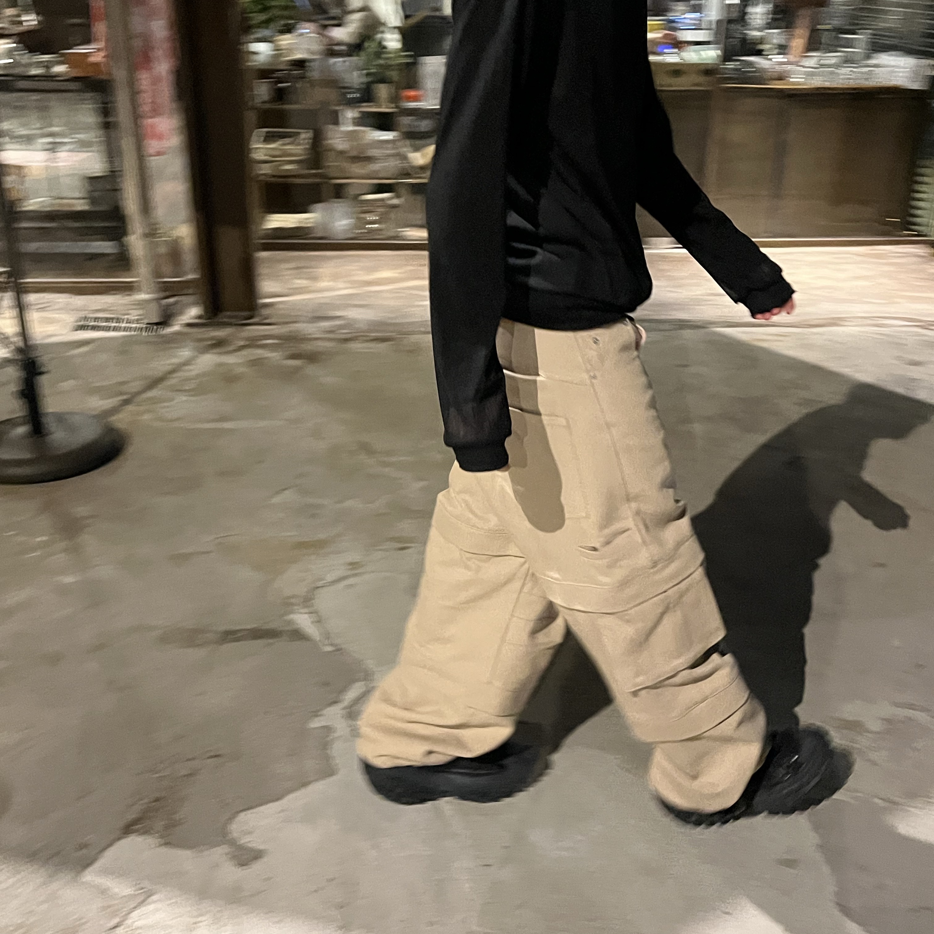 Balenciaga Defender Sneakers Black 착용 스타일 - 4