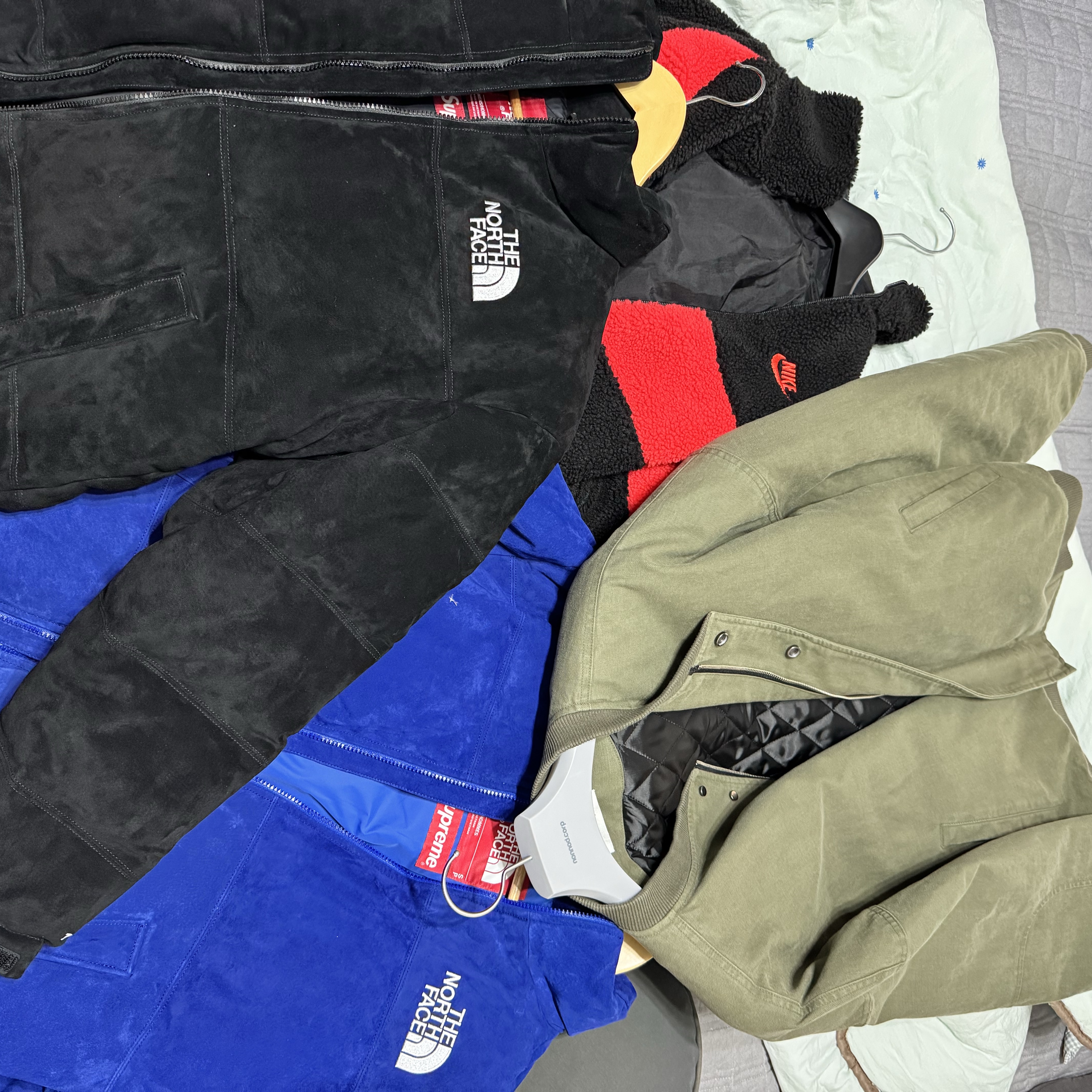 Supreme x The North Face Suede Nuptse Jacket Black - 23FW, Nonnod Sulfur Dye Serge Bomber Jacket Vintage Khaki 착용 스타일