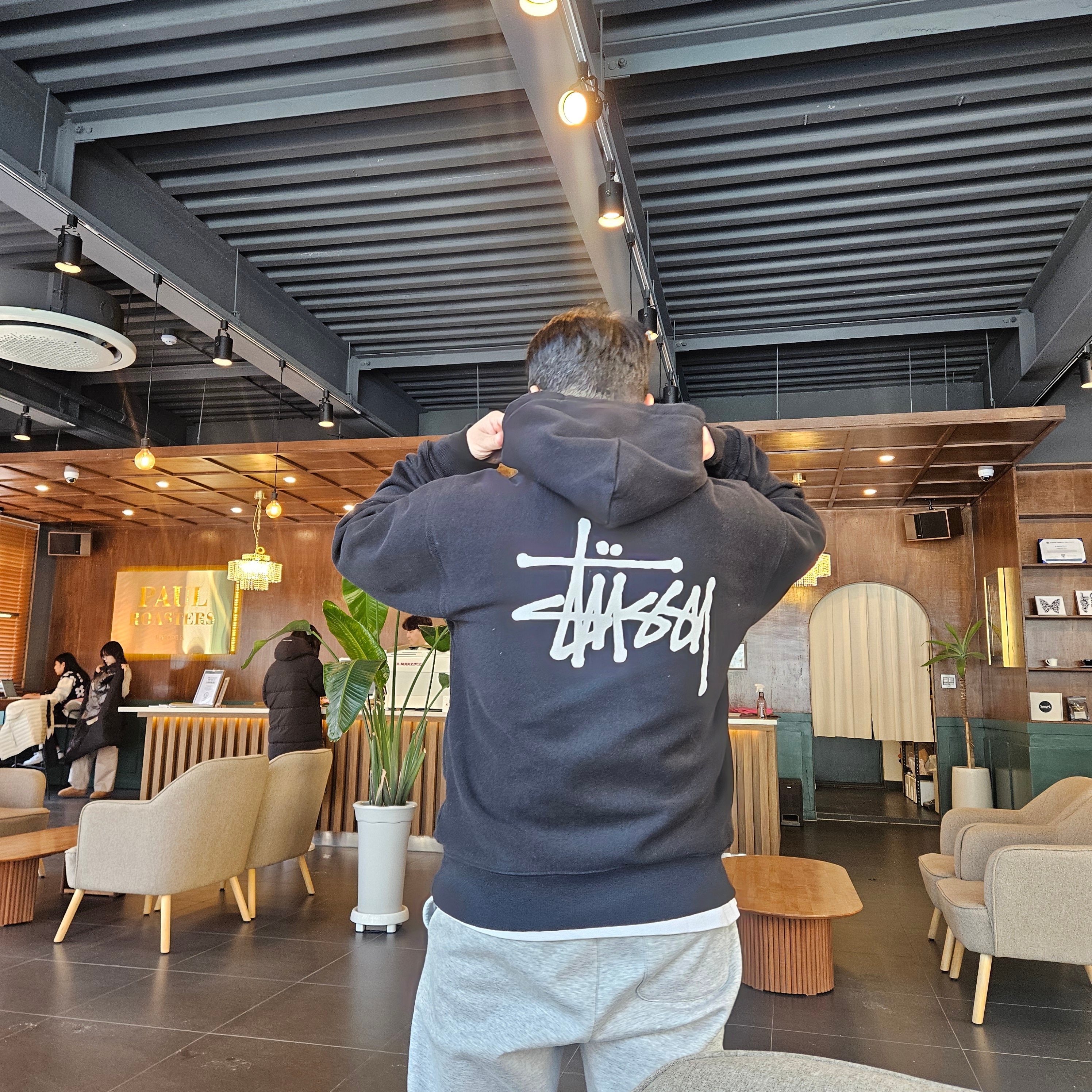 Stussy Basic Stussy Hoodie Black 2023 착용 스타일