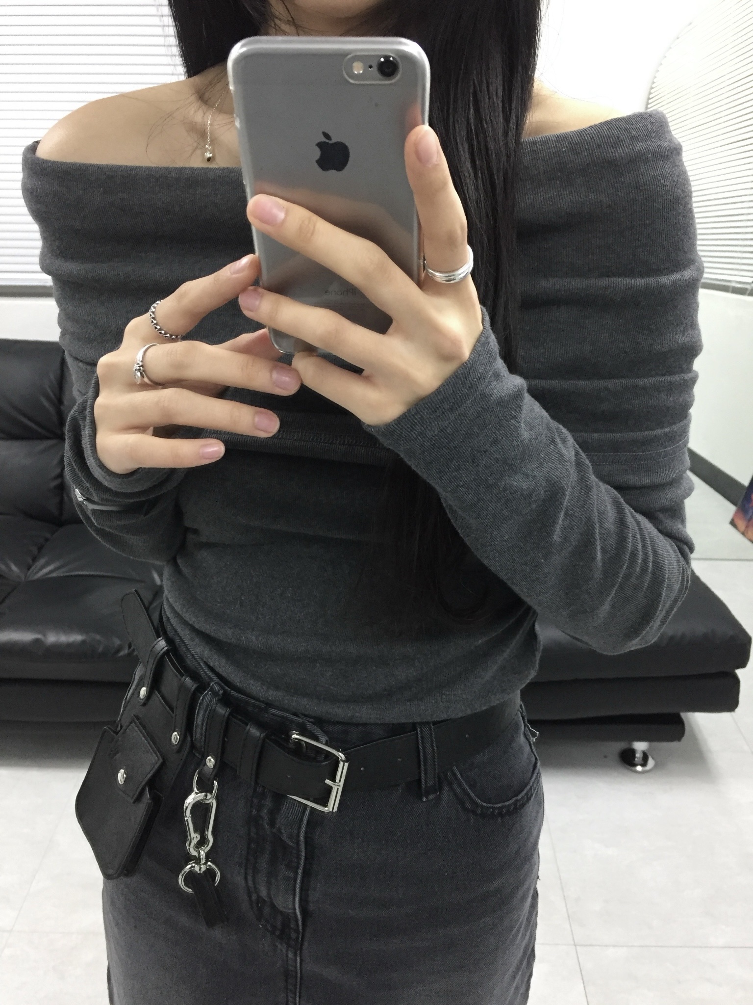Matin Kim Madeleine Round Bag Black 착용 스타일 - 4