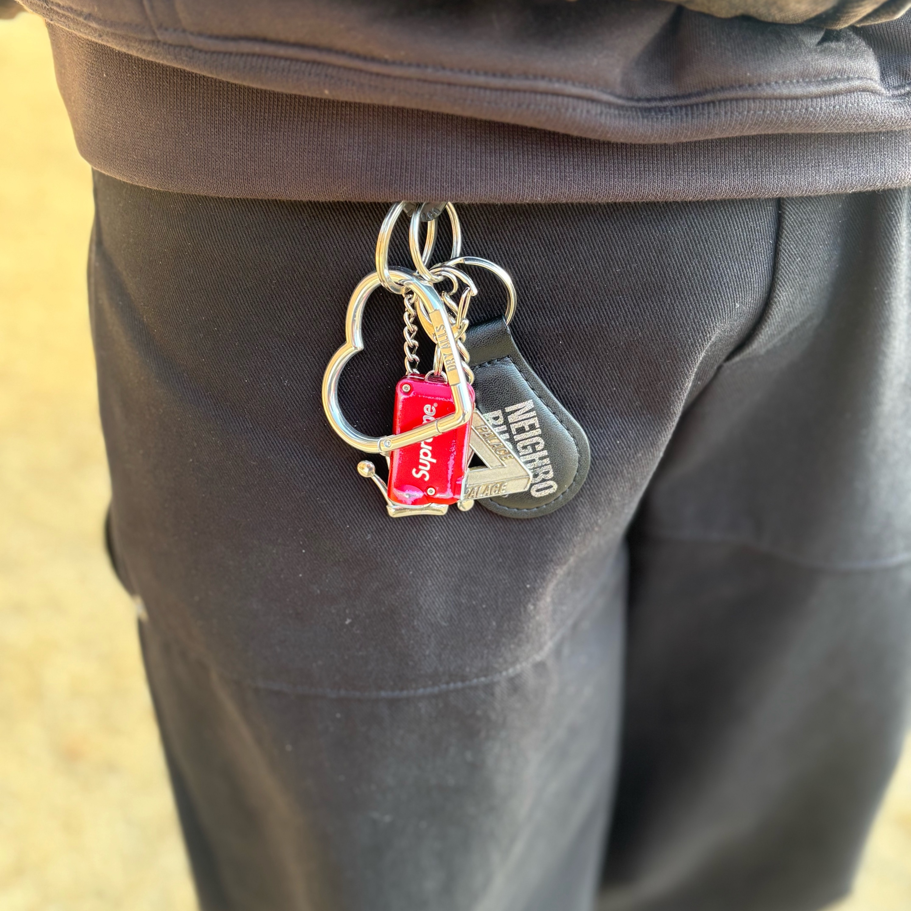 Human Made Heart Carabiner Silver 착용 스타일 - 3