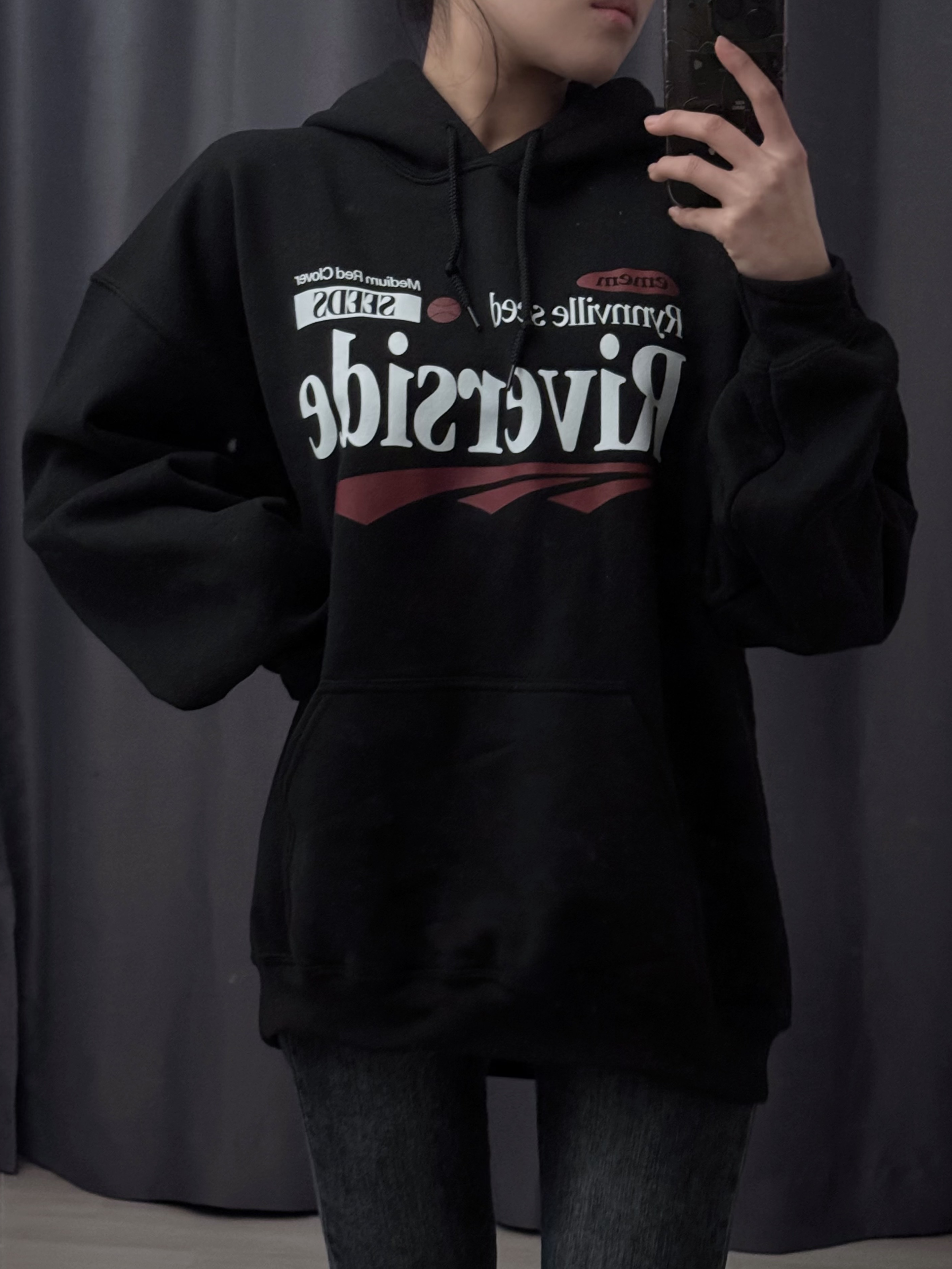 Gildan X EMEM Riverside Hoodie Black 착용 스타일 - 2