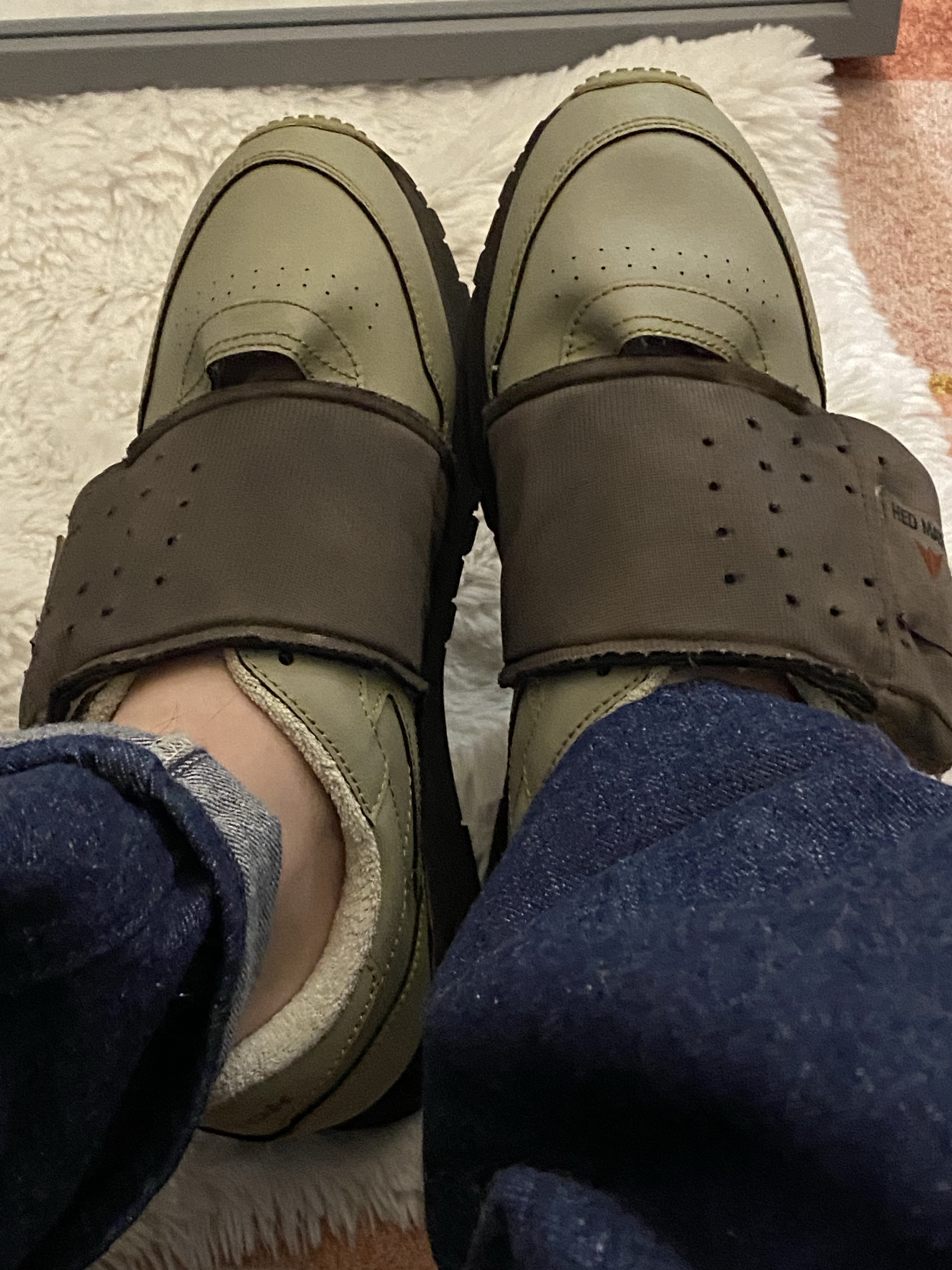 Hed Mayner x Reebok Classic Leather Dark Olive - 24FW 착용 스타일 - 2