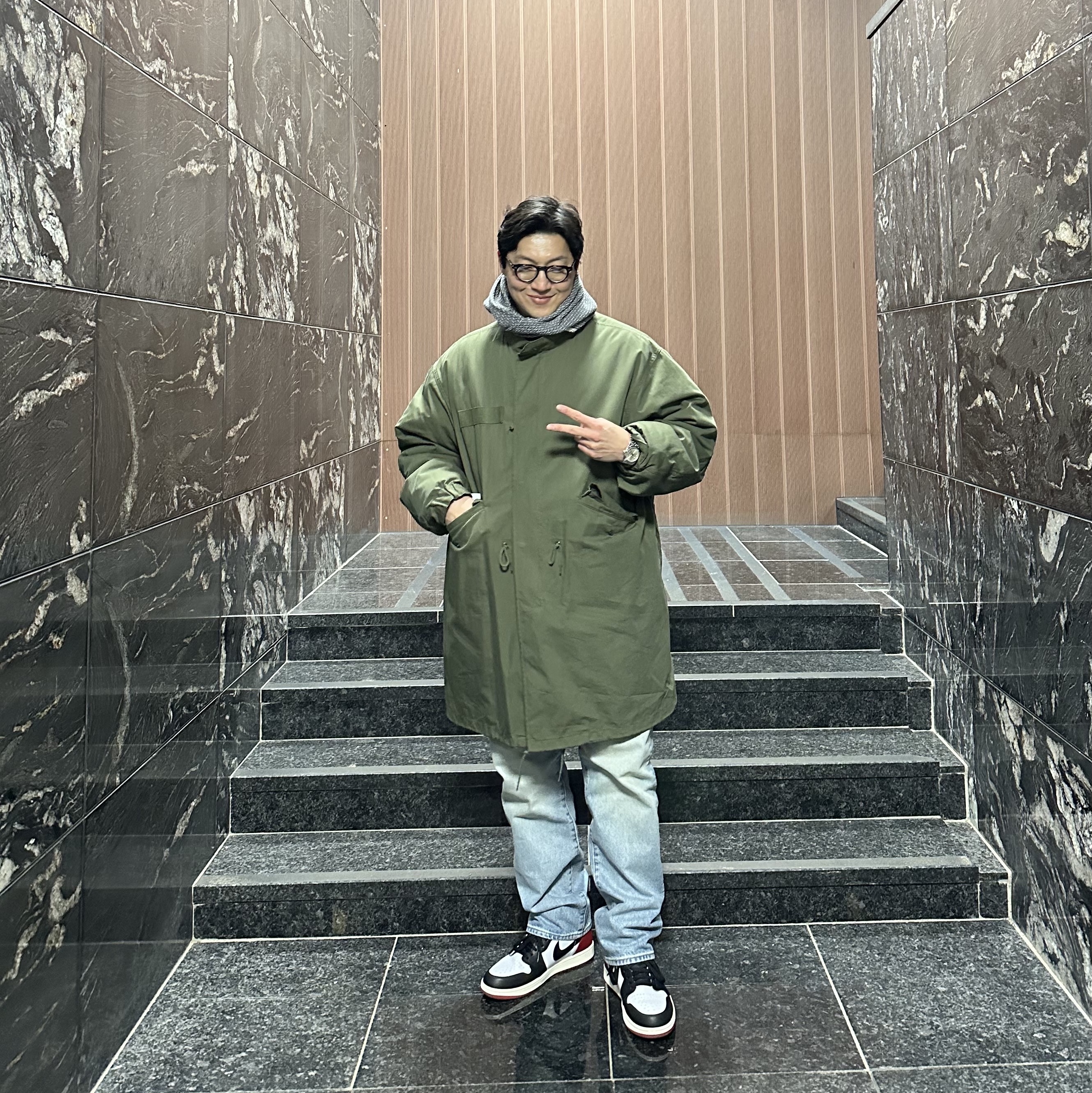 Military Surplus US M65 Fishtail Parka Olive Drab, Nanamica Reversible Down Cardigan Black 착용 스타일