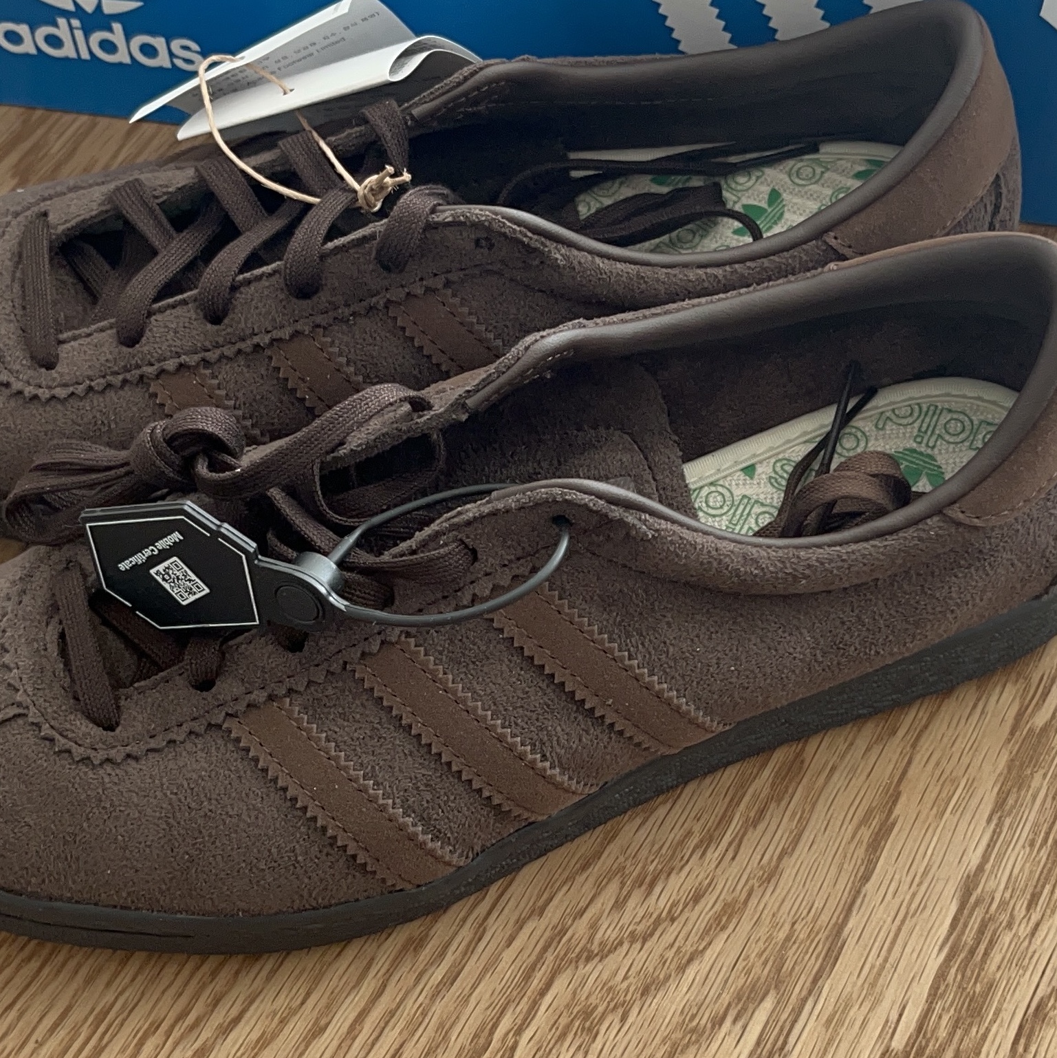 Adidas Tobacco Gruen Dark Brown 착용 스타일