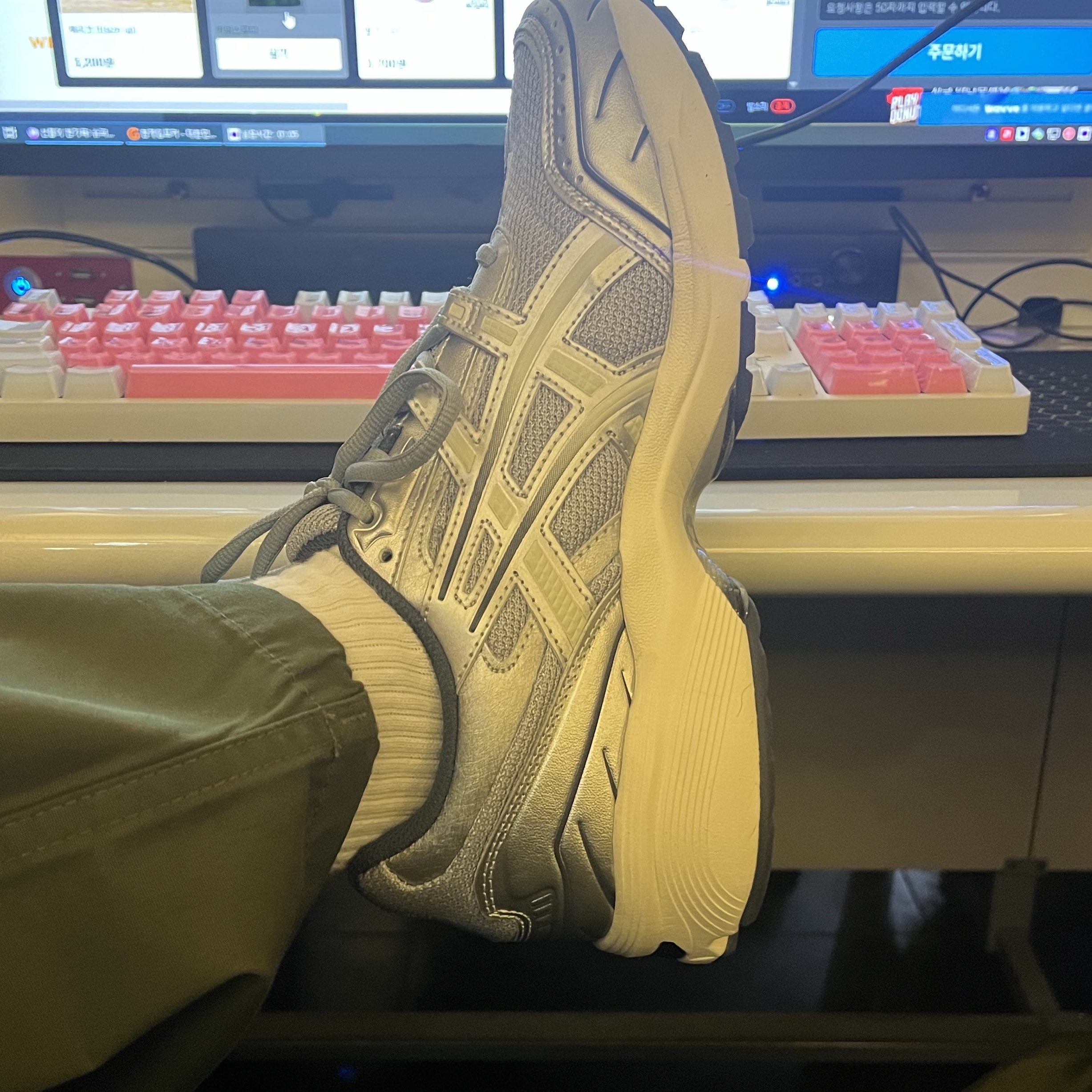 Asics Gel-1090 Piedmont Grey 착용 스타일