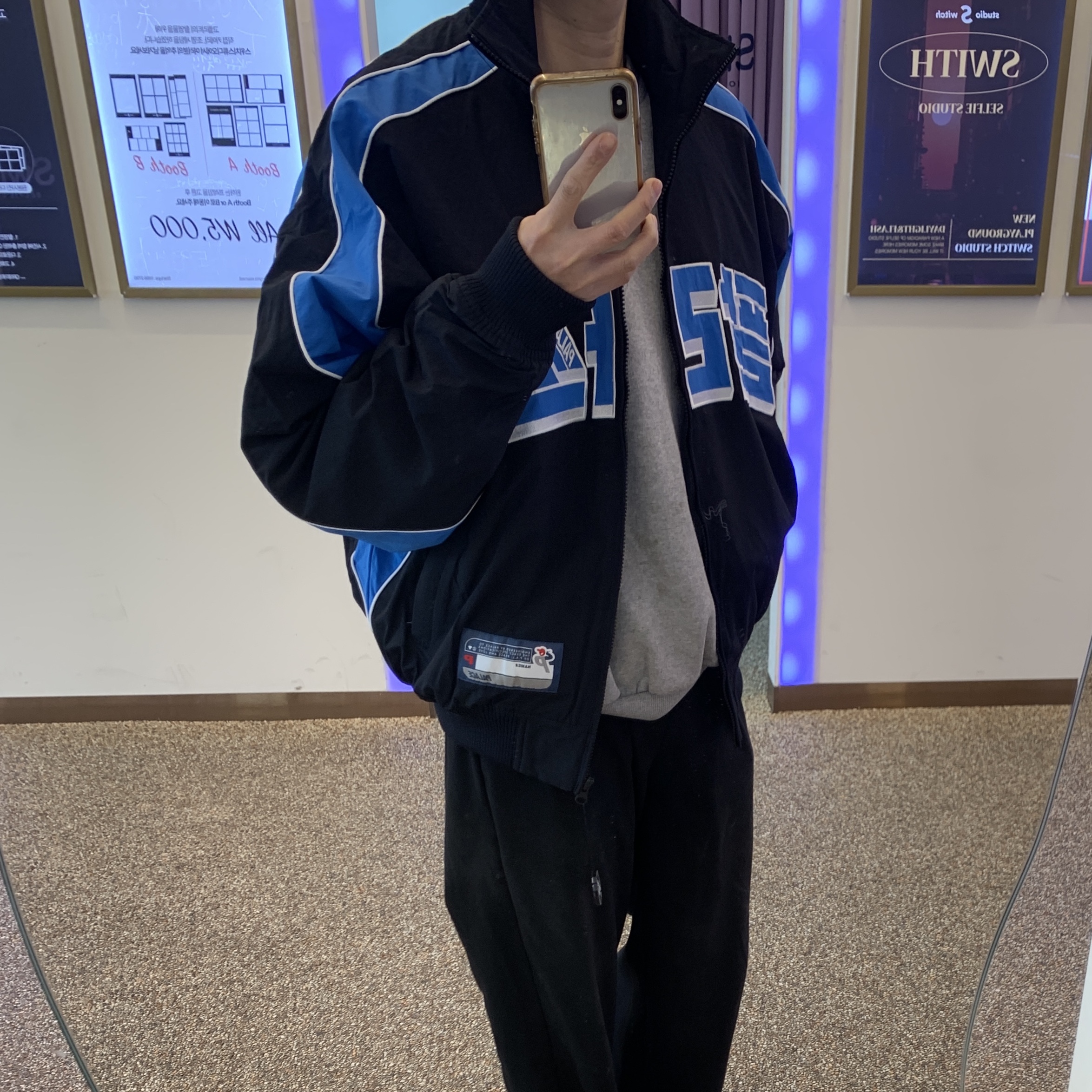 Palace Seoul 2 Seoul Track Jacket Black Blue - 25SS, On Running x Post Archive Faction (Paf) Cloudmonster 2 Black Magnet 착용 스타일