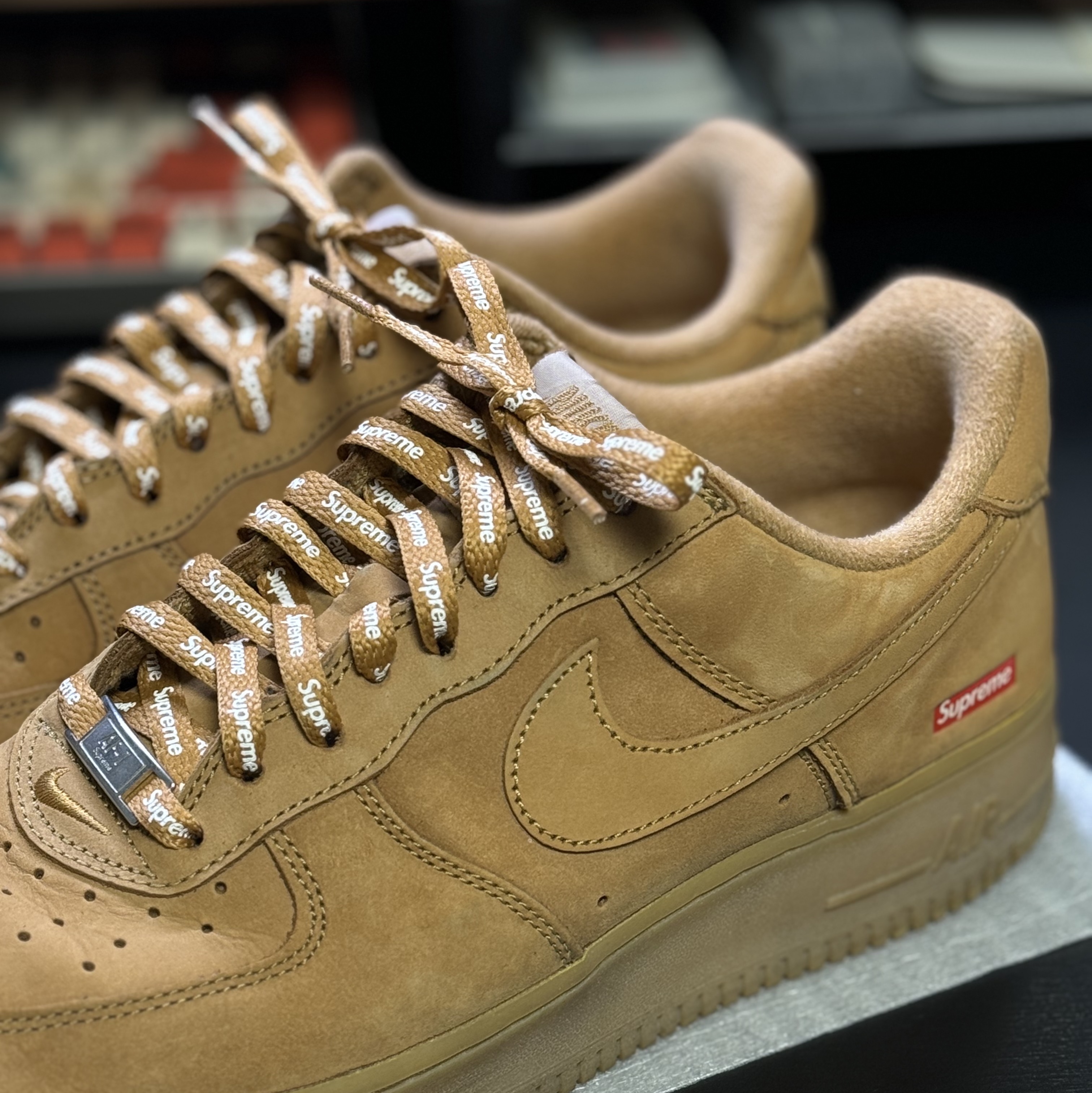 Nike x Supreme Air Force 1 Low Flax 착용 스타일