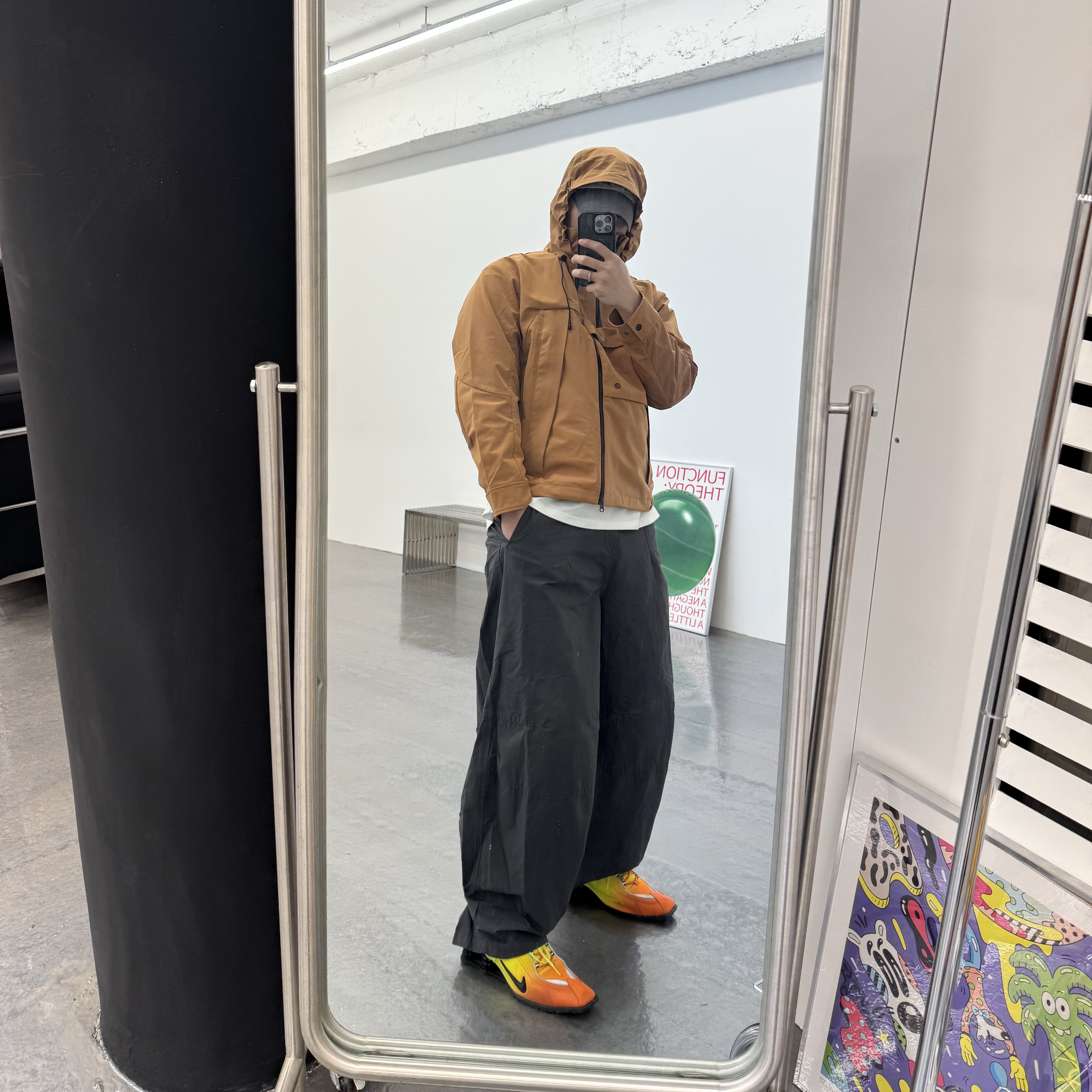 나이키 x 마틴 로즈 샥스 MR4 세이프티 오렌지 착용 스타일 - 1