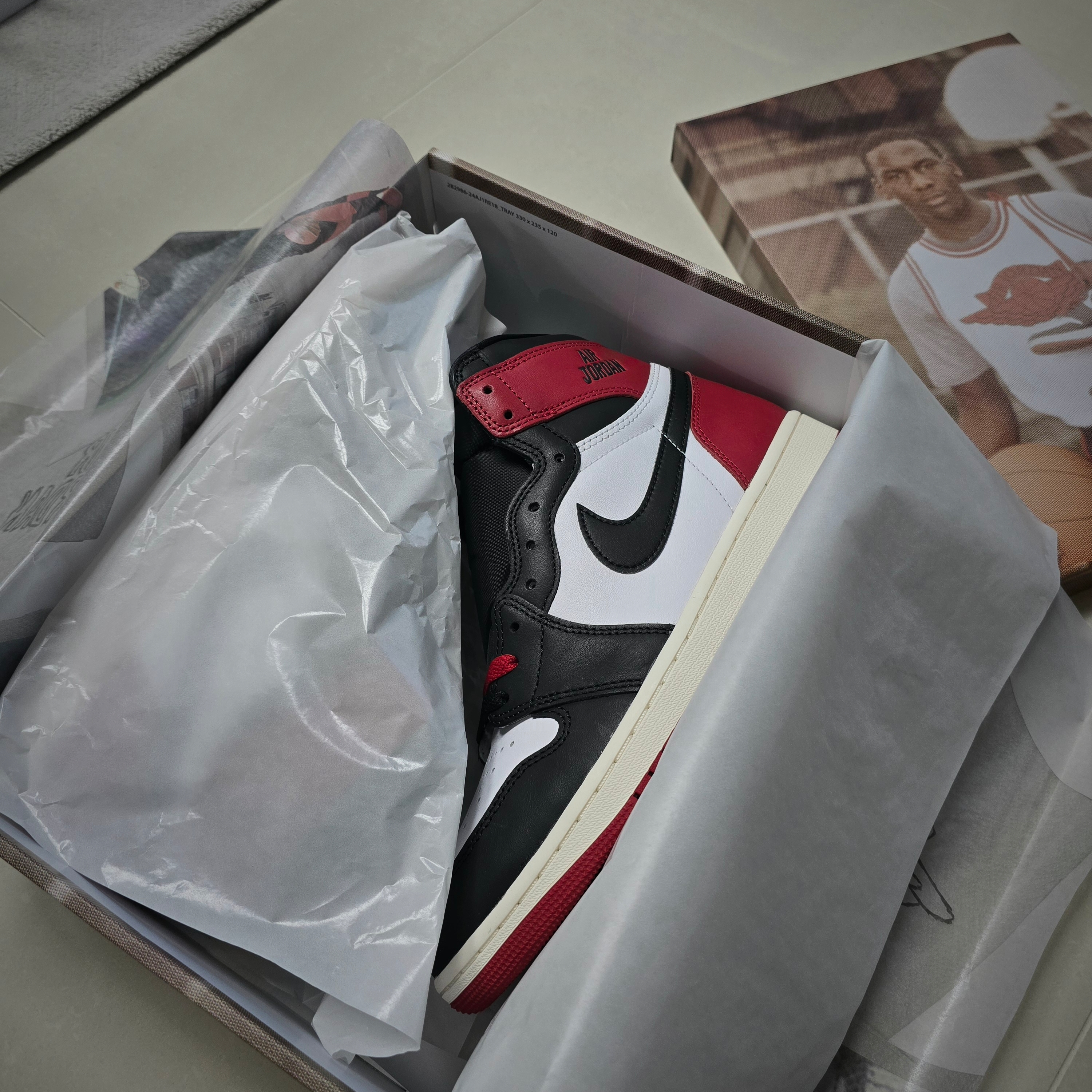 Jordan 1 Retro High OG Black Toe 착용 스타일 - 3