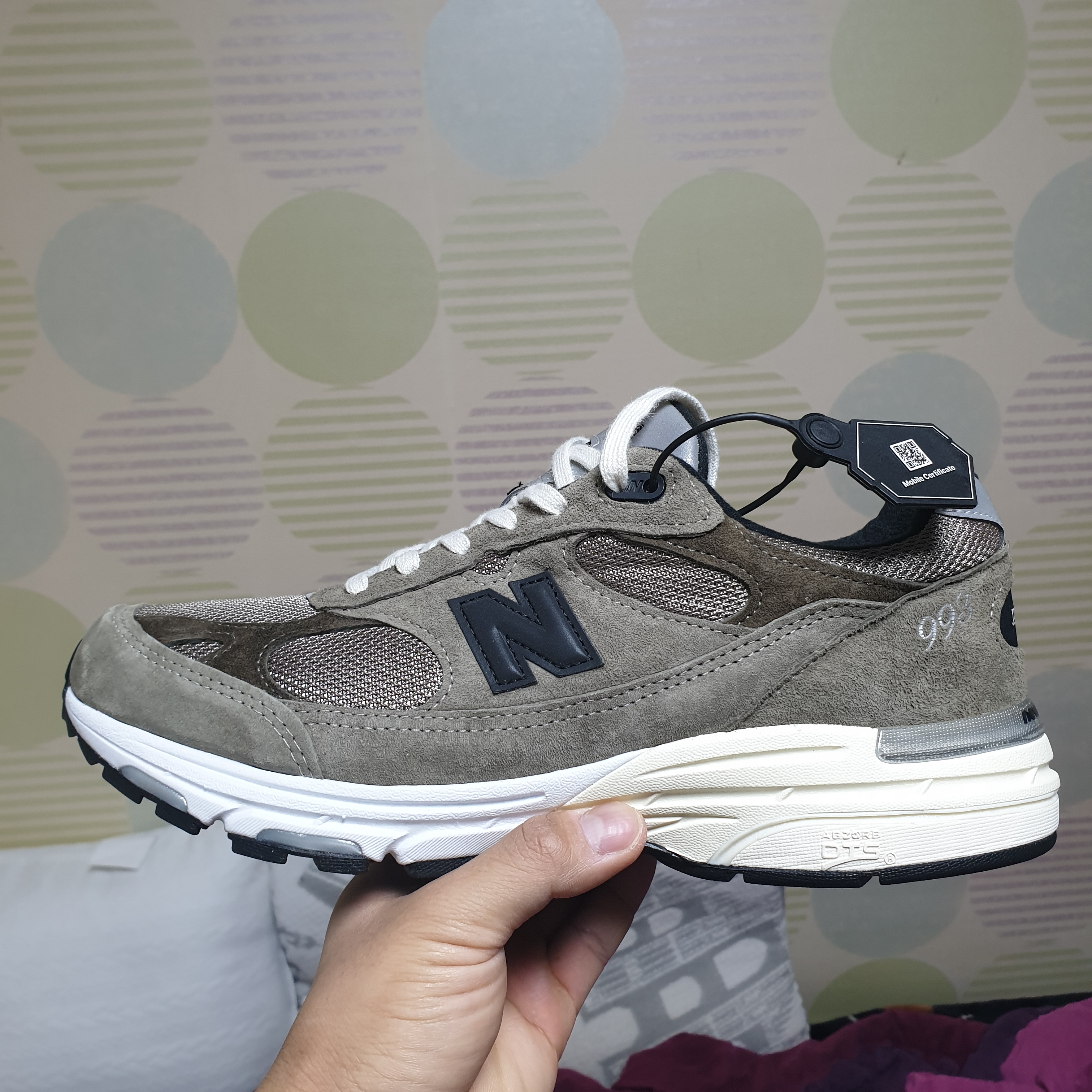 New Balance x JJJJound 993 Made in USA Mushroom White 착용 스타일