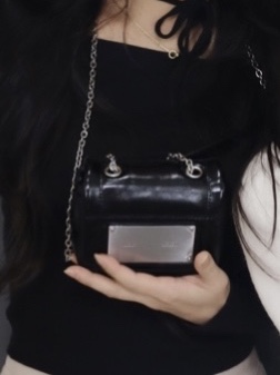 Matin Kim Classic Chain Quilting Mini Bag Black, (W) The North Face Nuptse Short Jacket Black 착용 스타일 - 3