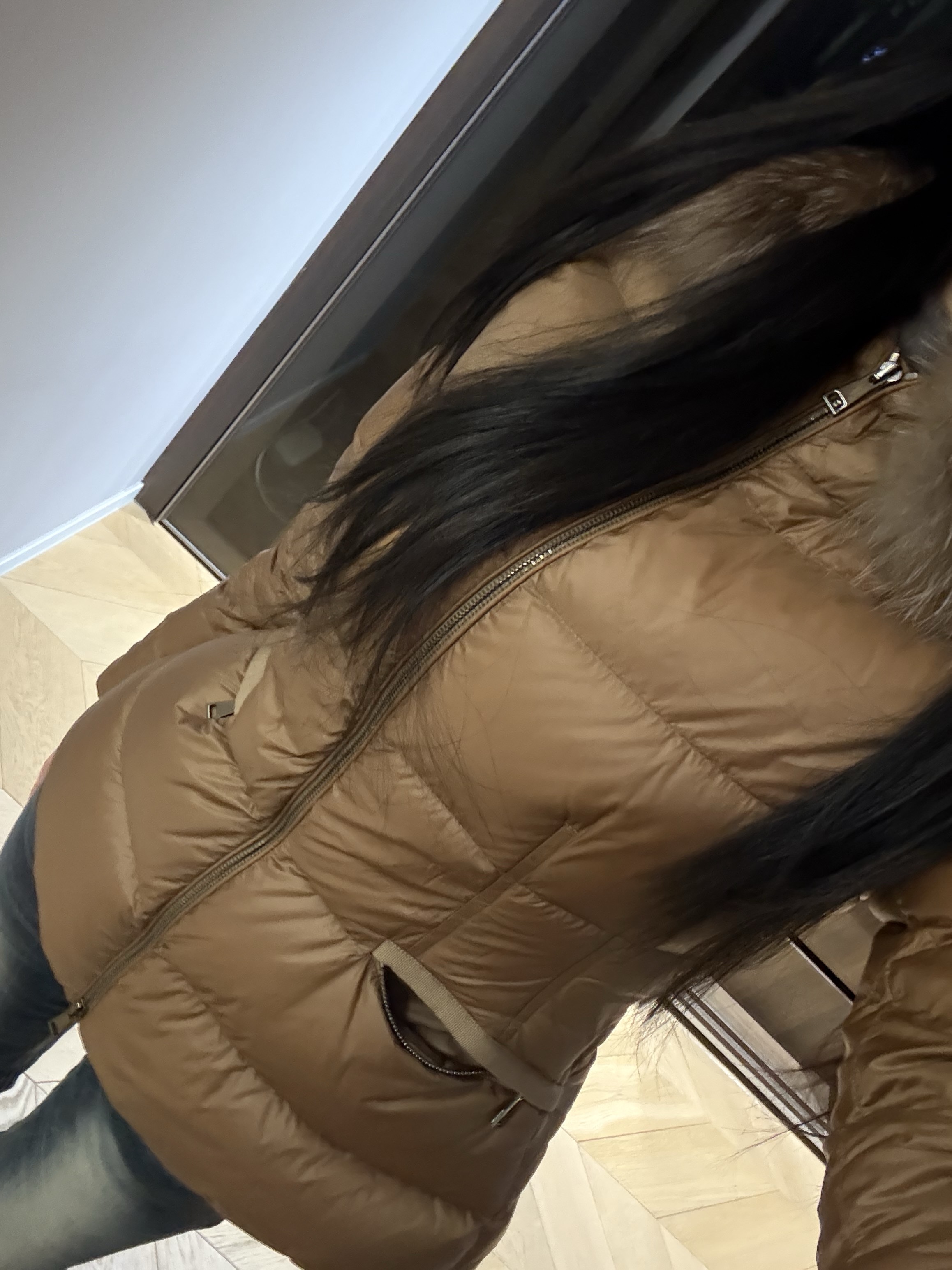 (W) Moncler Boed Short Down Jacket Beige - 23FW 착용 스타일 - 2