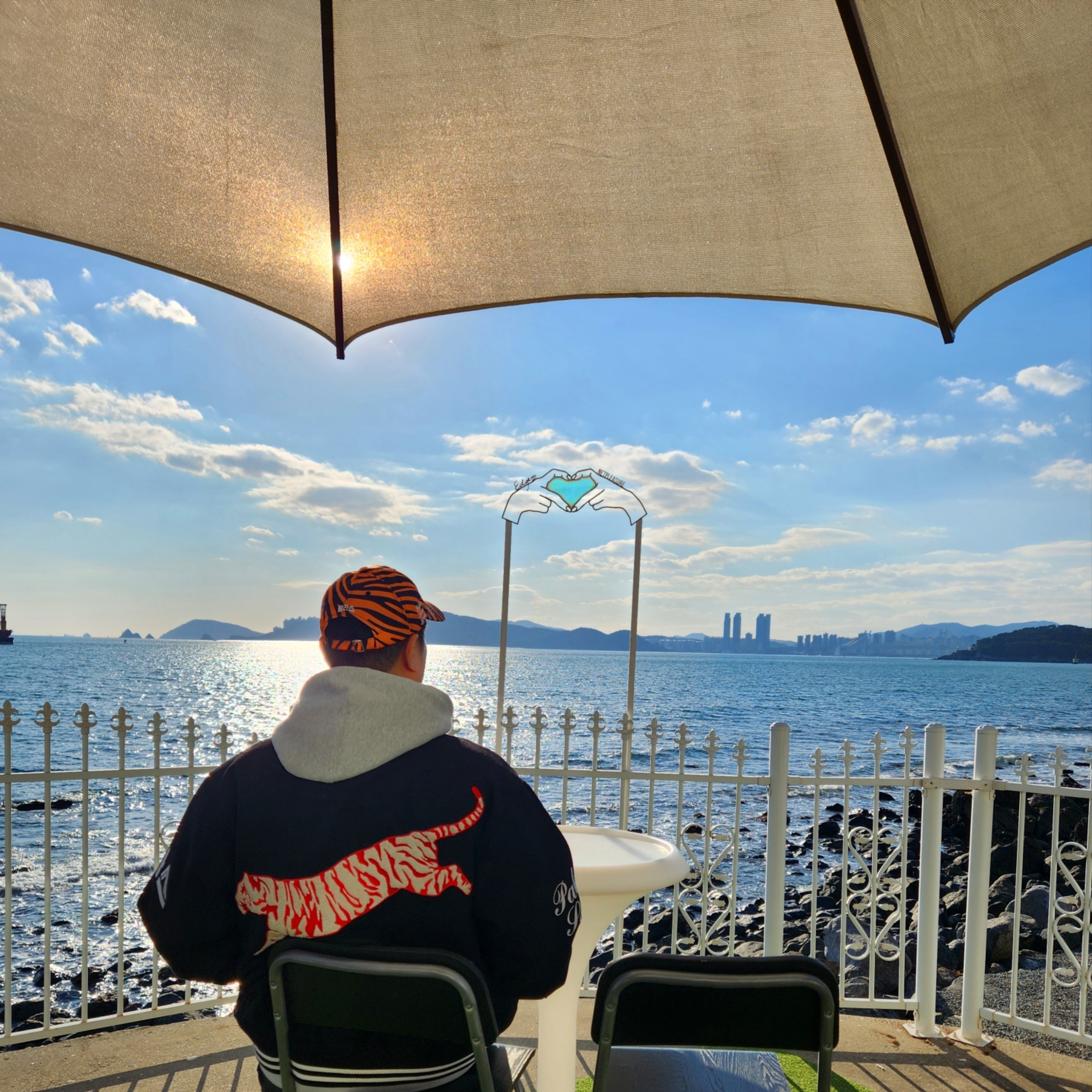 Palace Korea Cap Orange Black - 24SS, Palace Korea Varsity Jacket Black - 24SS 착용 스타일