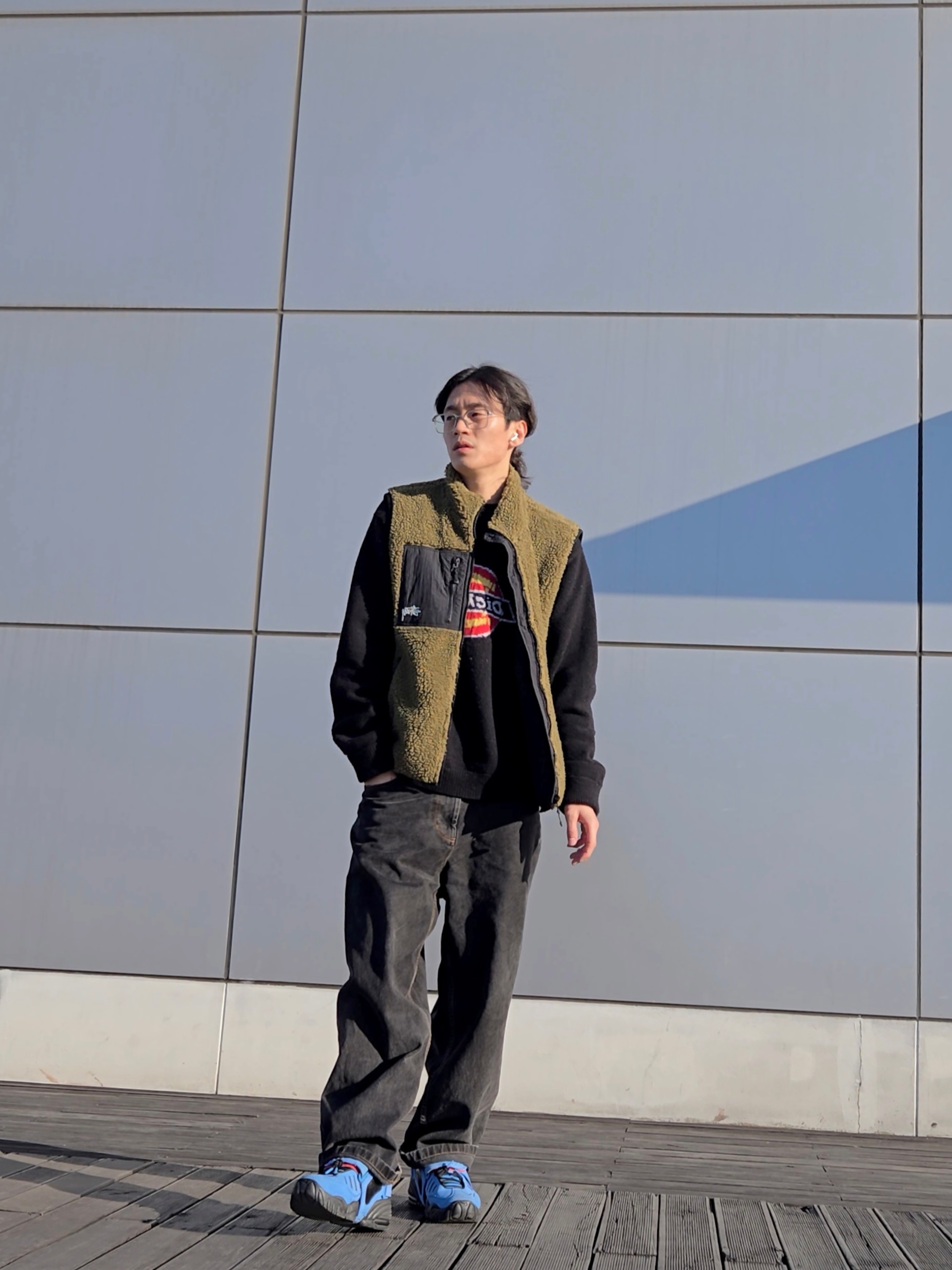 Nike x Ambush Air Adjust Force SP University Blue and Habanero Red, Stussy Sherpa Reversible Vest Olive 착용 스타일