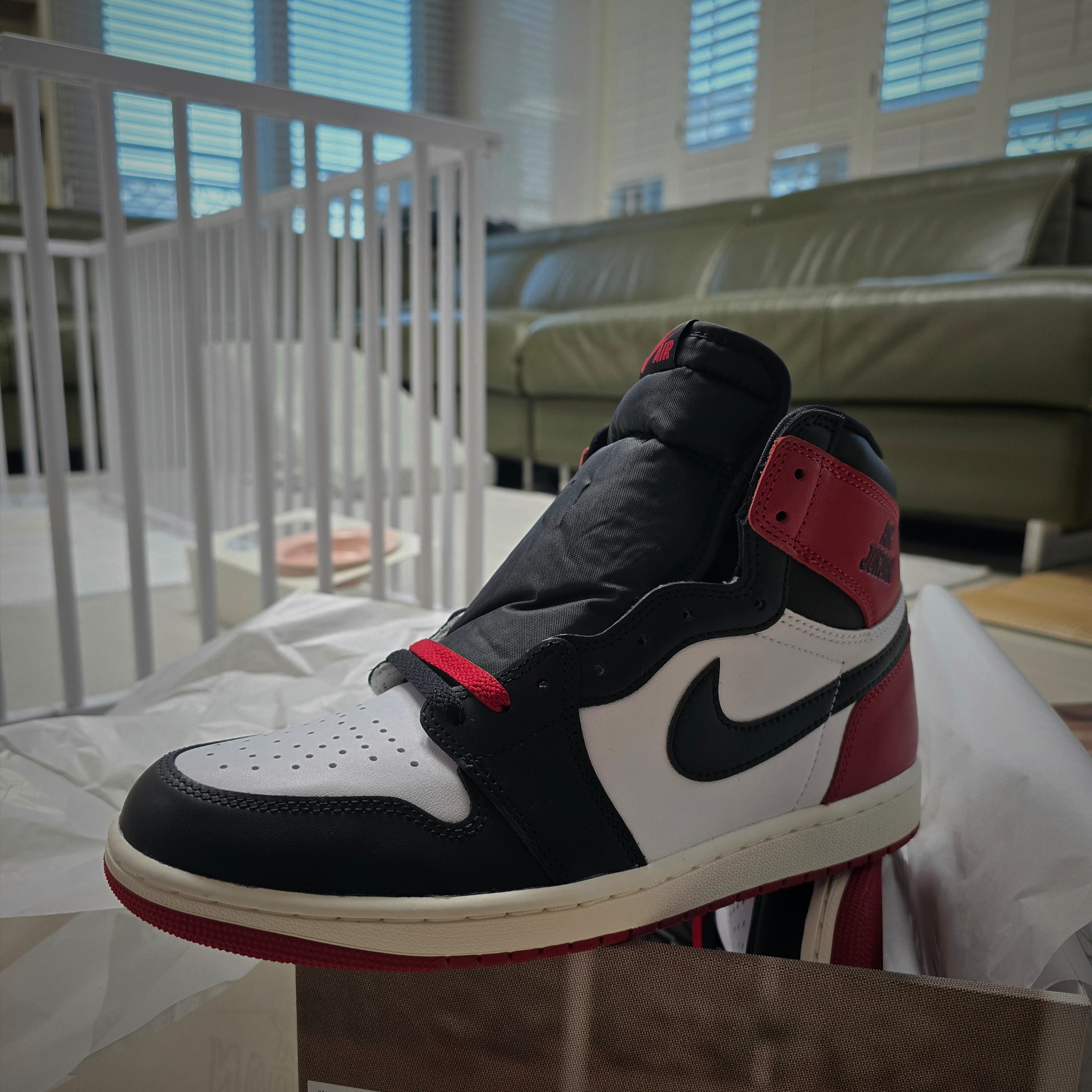 Jordan 1 Retro High OG Black Toe 착용 스타일 - 2