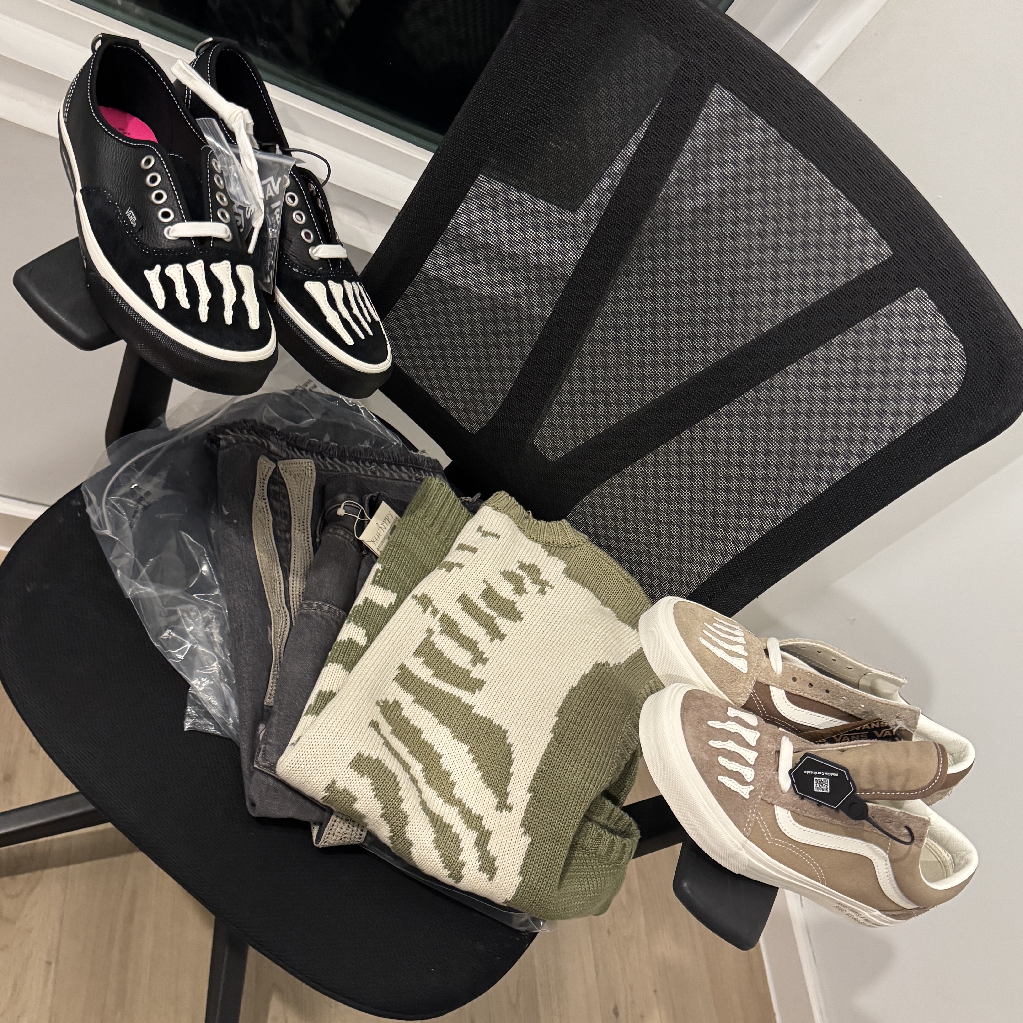 Kapital 14 oz. Denim 5P Bone Embroidery Short Pants Black, Kapital 5G Cotton Knit Bone Vest Khaki 착용 스타일 - 1