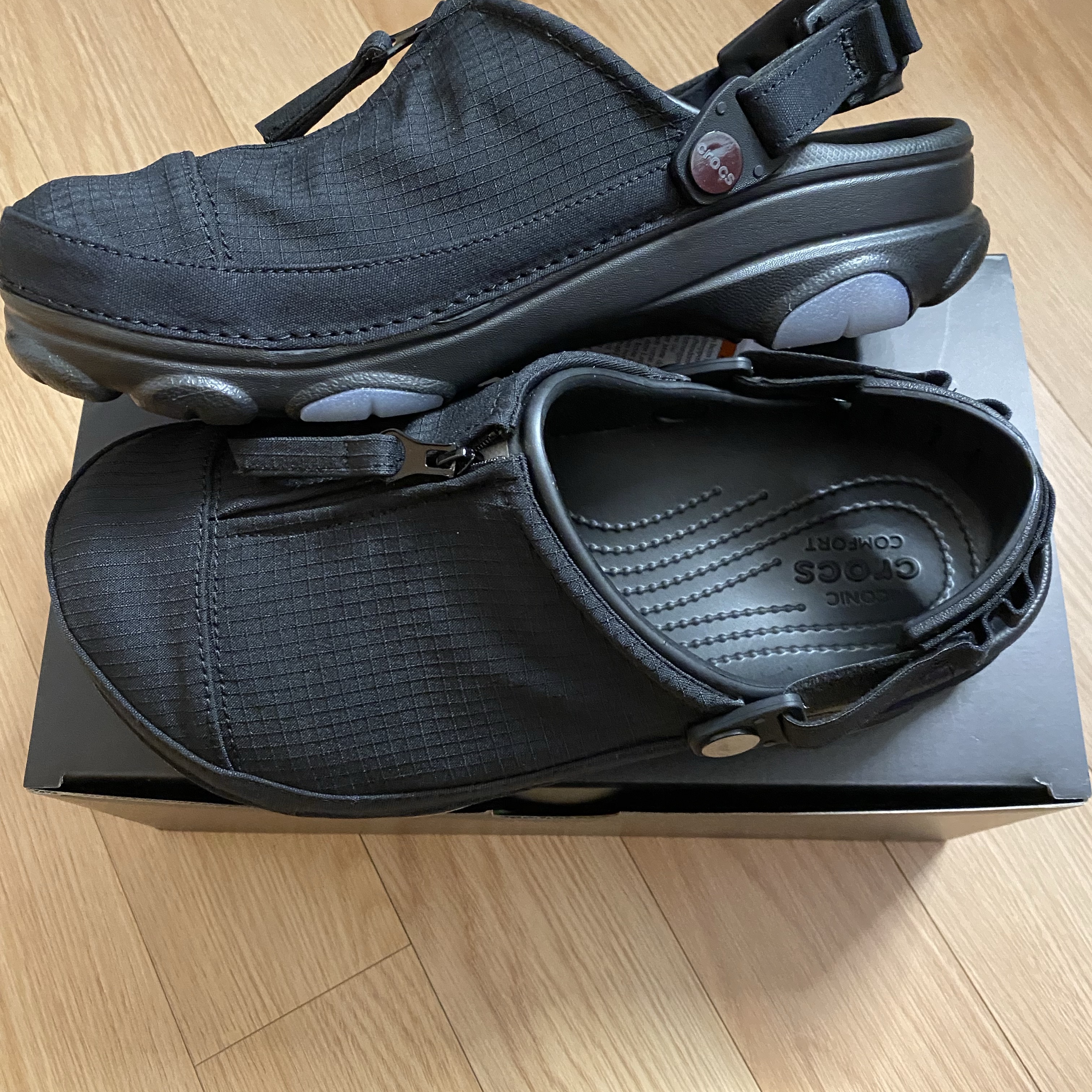 Crocs x Kasina All Terrain Clog Black 착용 스타일
