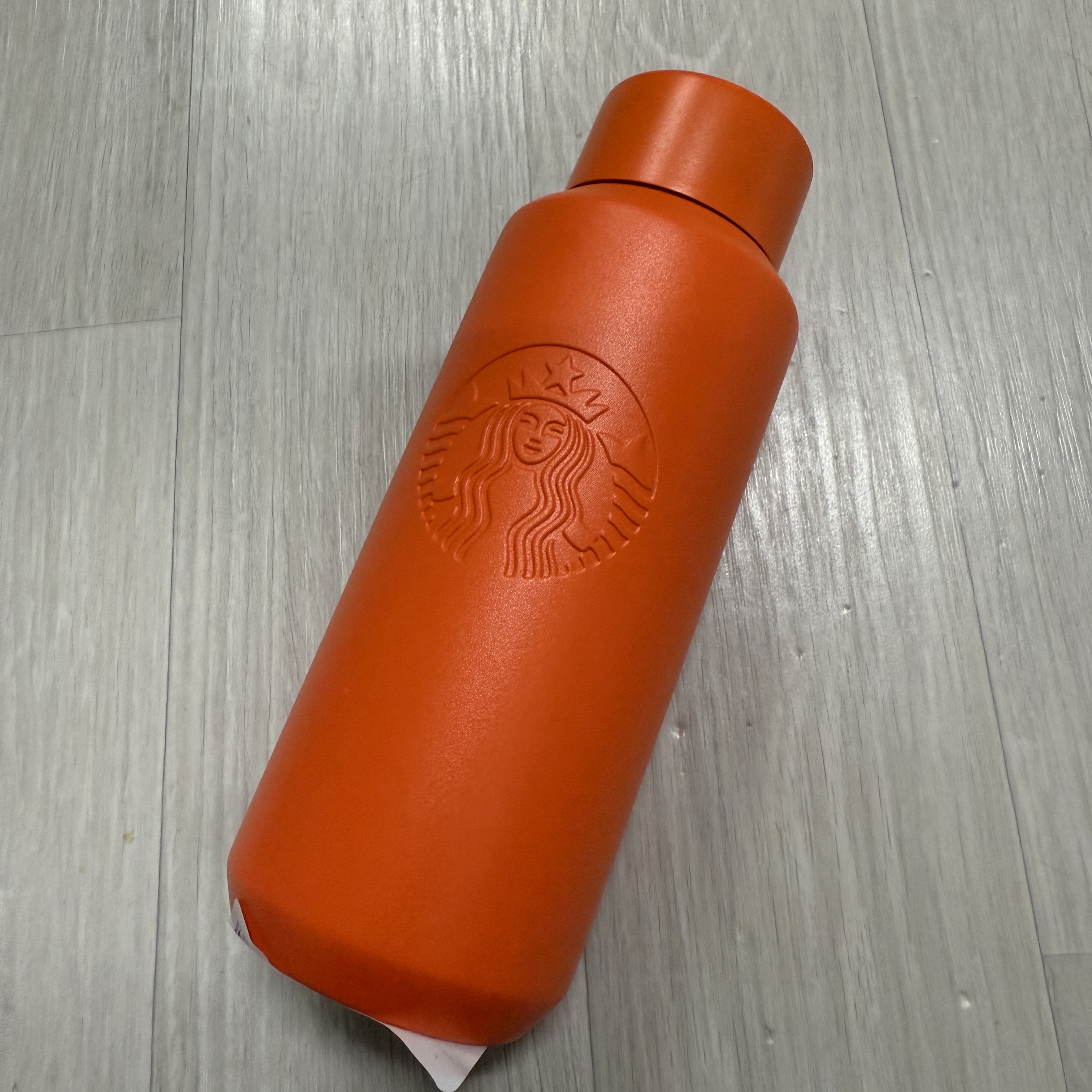 Starbucks x Porter Recycled Stainless Steel Bottle Matte Orange 355ml 착용 스타일 - 2