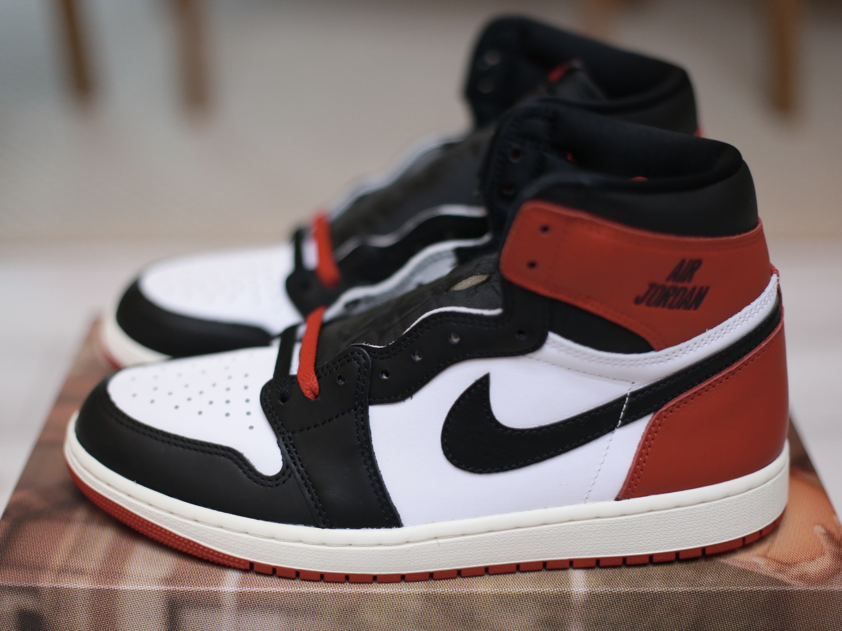 Jordan 1 Retro High OG Black Toe 착용 스타일 - 1