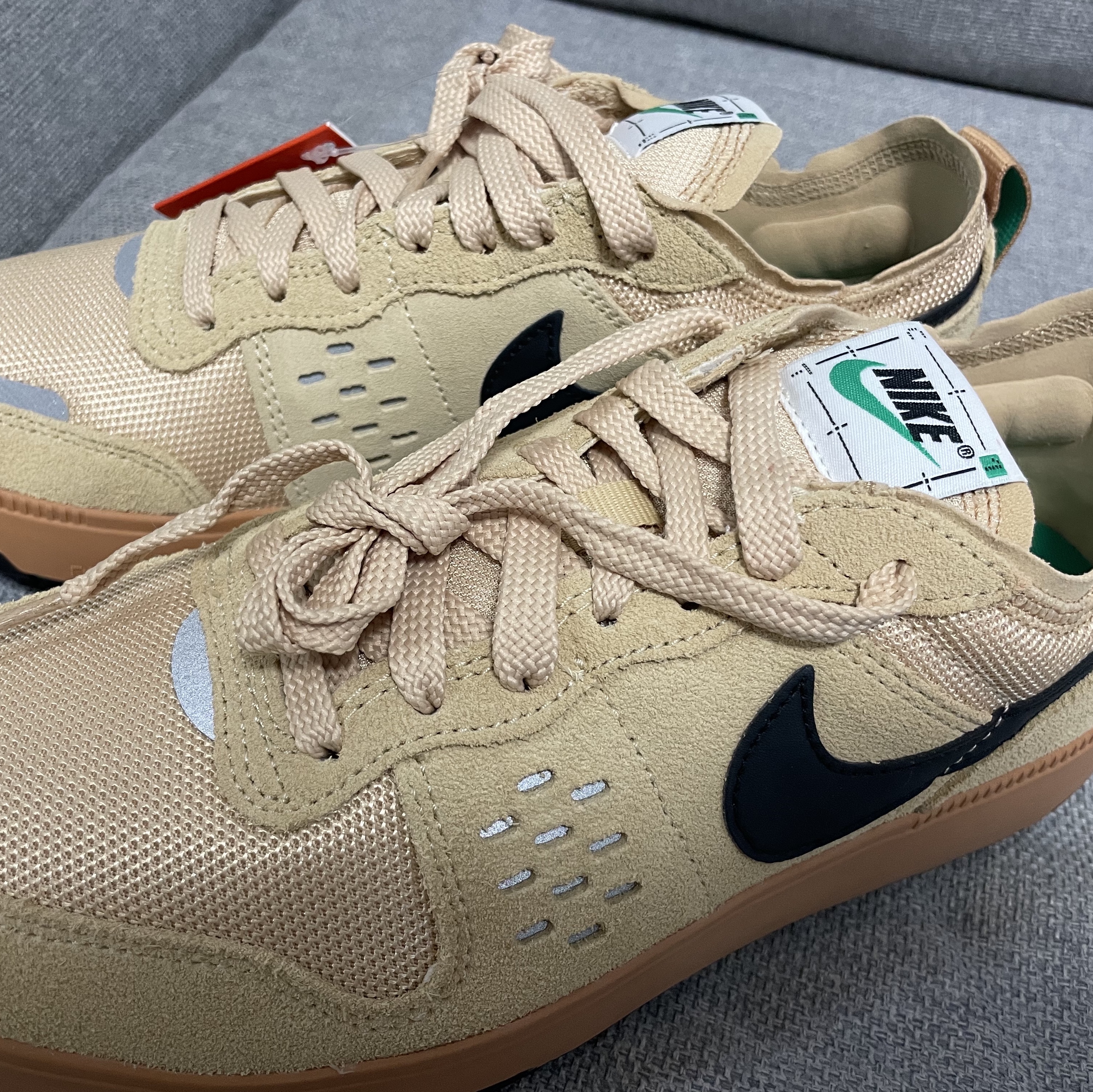 Nike C1TY Brownstone Flax Sesame 착용 스타일