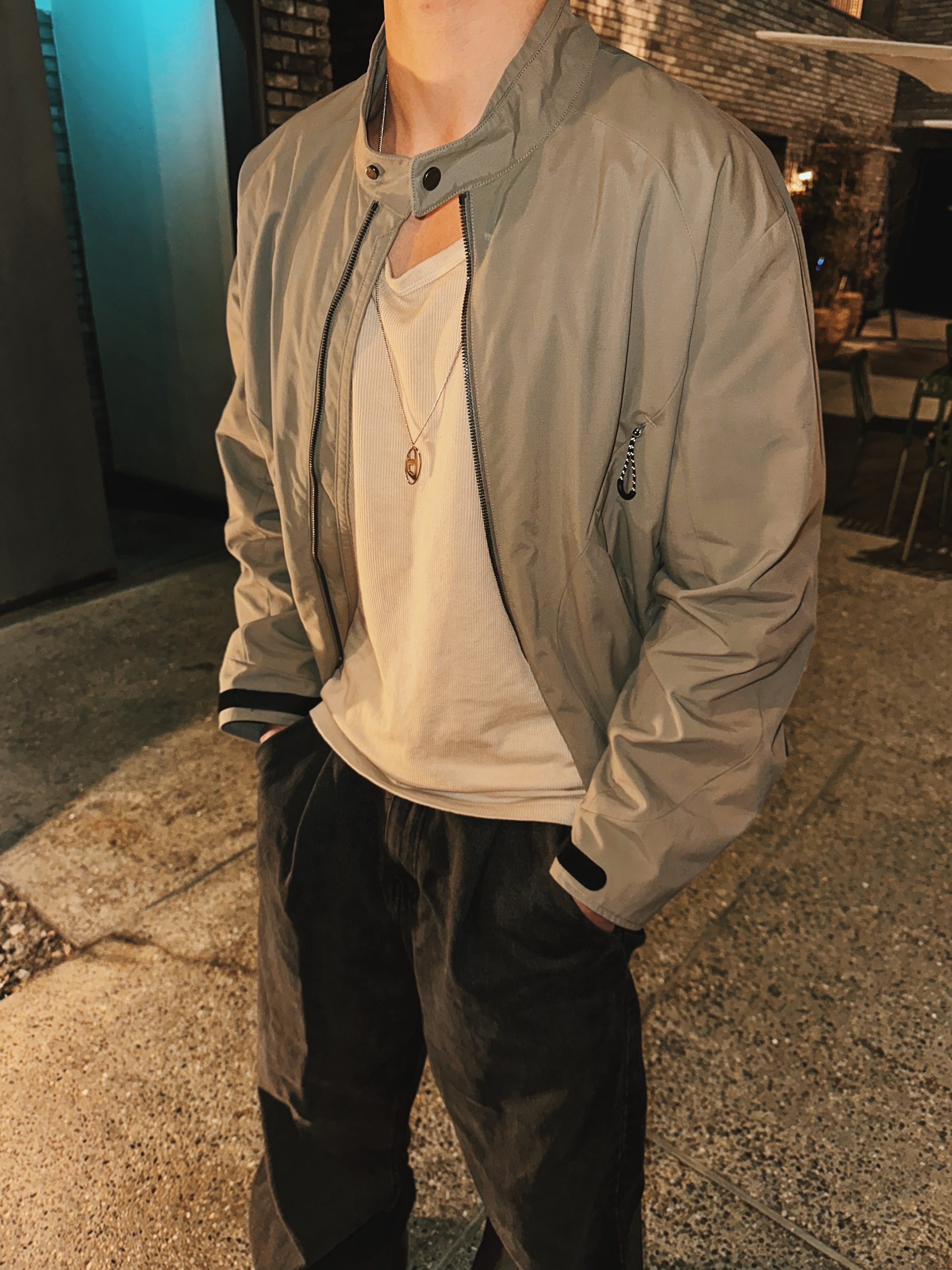 And Wander Sil Sacoche Charcoal/Black, And Wander JQ Tape Cap khaki 착용 스타일 - 4