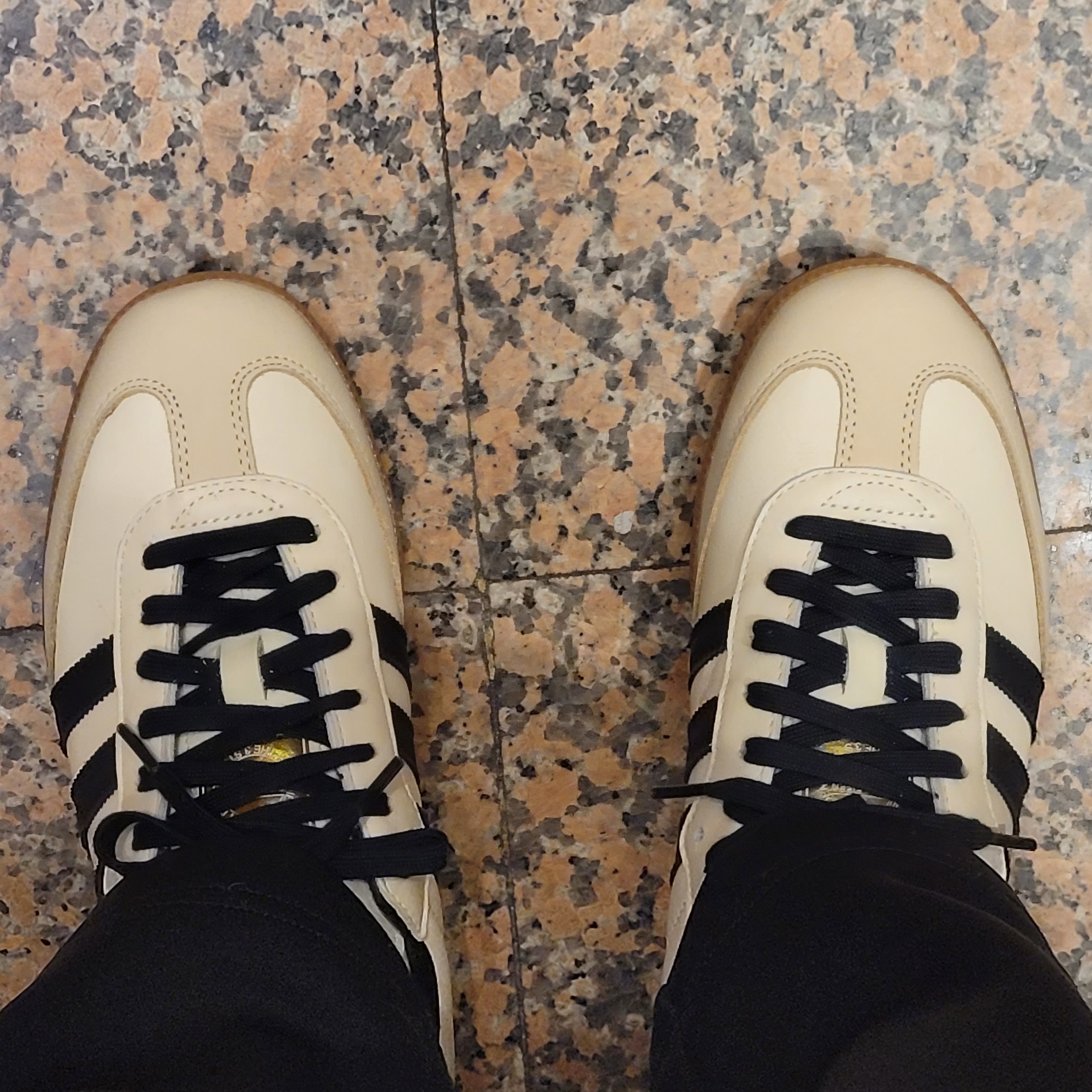 (W) Adidas Samba OG Cream White Core Black 착용 스타일