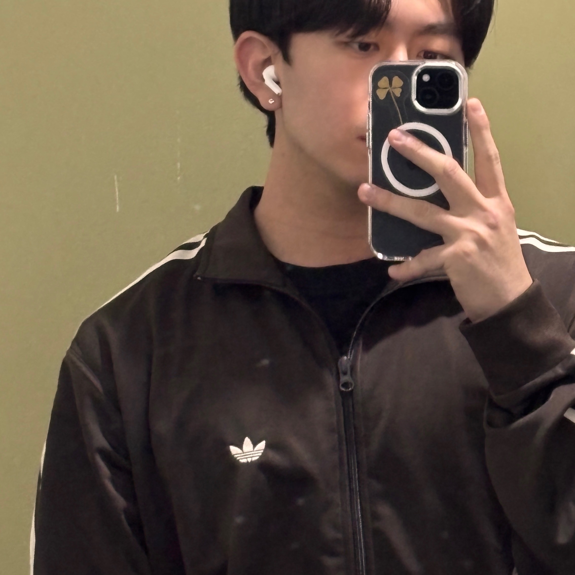 Adidas Originals Track Jacket Gender Neutral Dark Brown Wonder White - KR Sizing 착용 스타일
