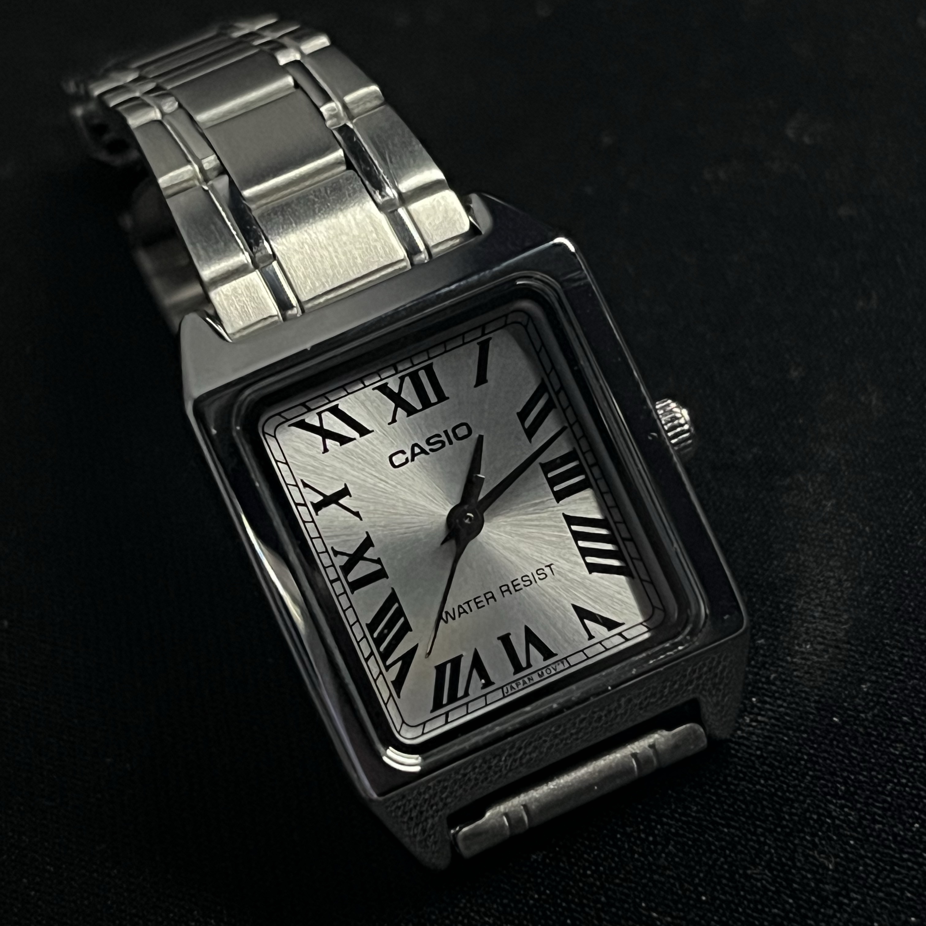 Casio LTP-V007D-7B 착용 스타일