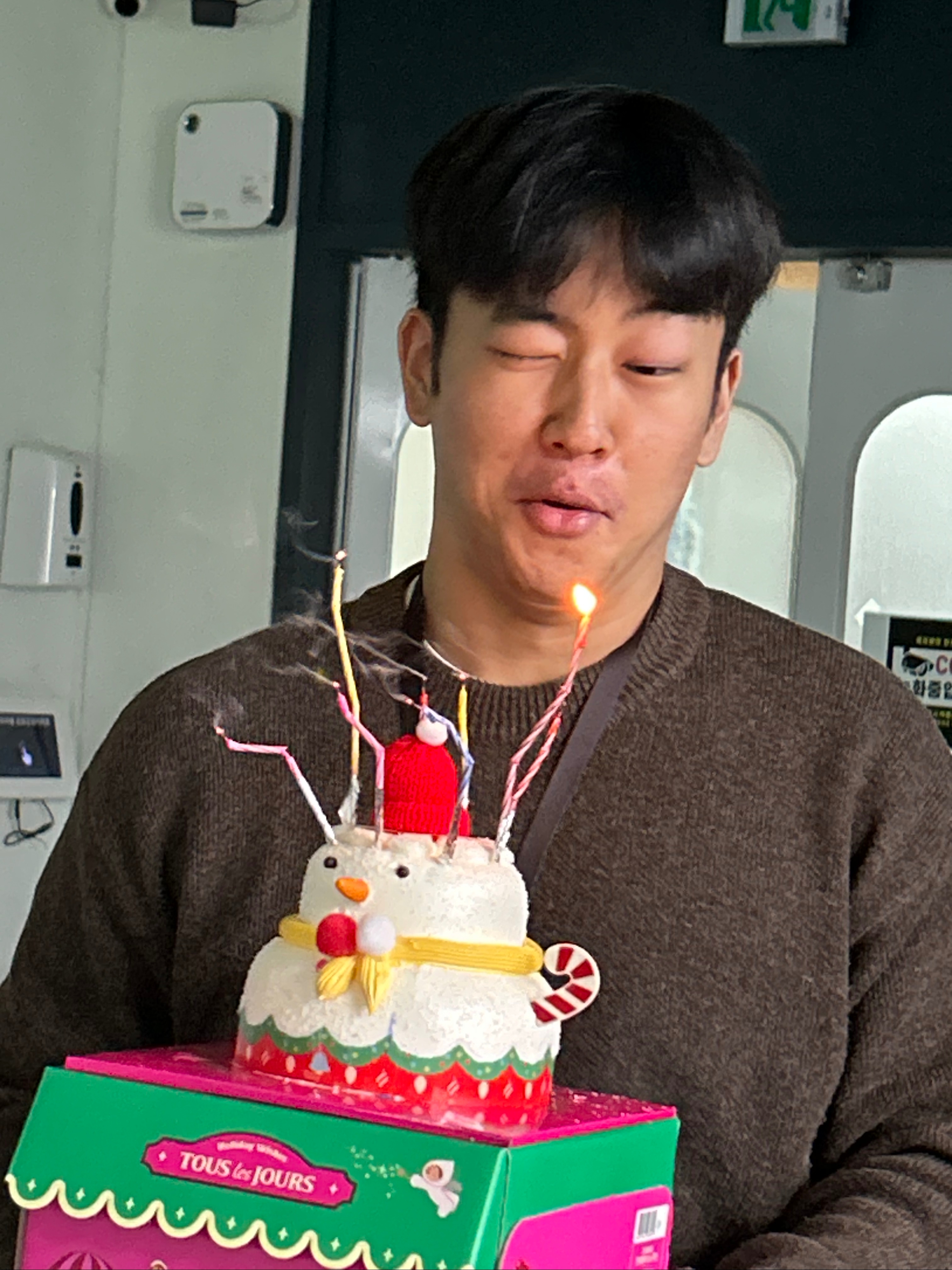 Kinchi Mistake Project Toboo Brown 착용 스타일 - 2