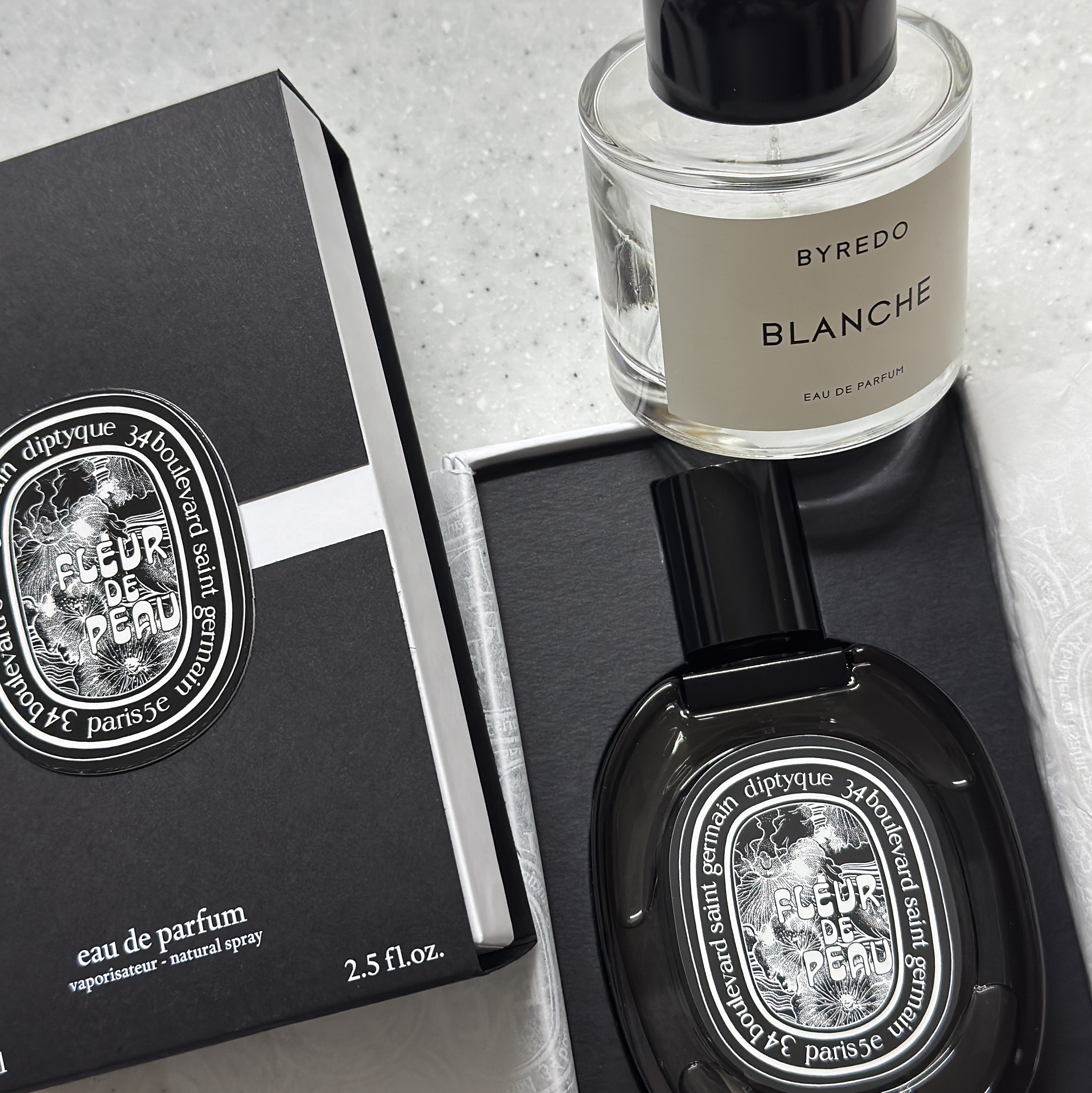 Diptyque Fleur De Peau Eau De Parfum 75ml, Byredo Blanche Eau De Parfum 100ml 착용 스타일