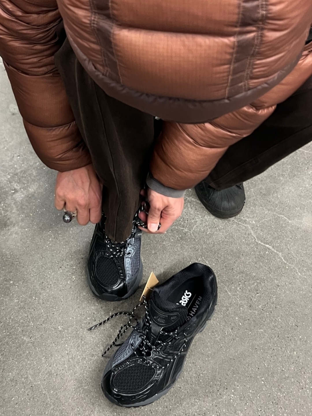 Asics x Haven Gel-Nimbus 10.1 Black 착용 스타일