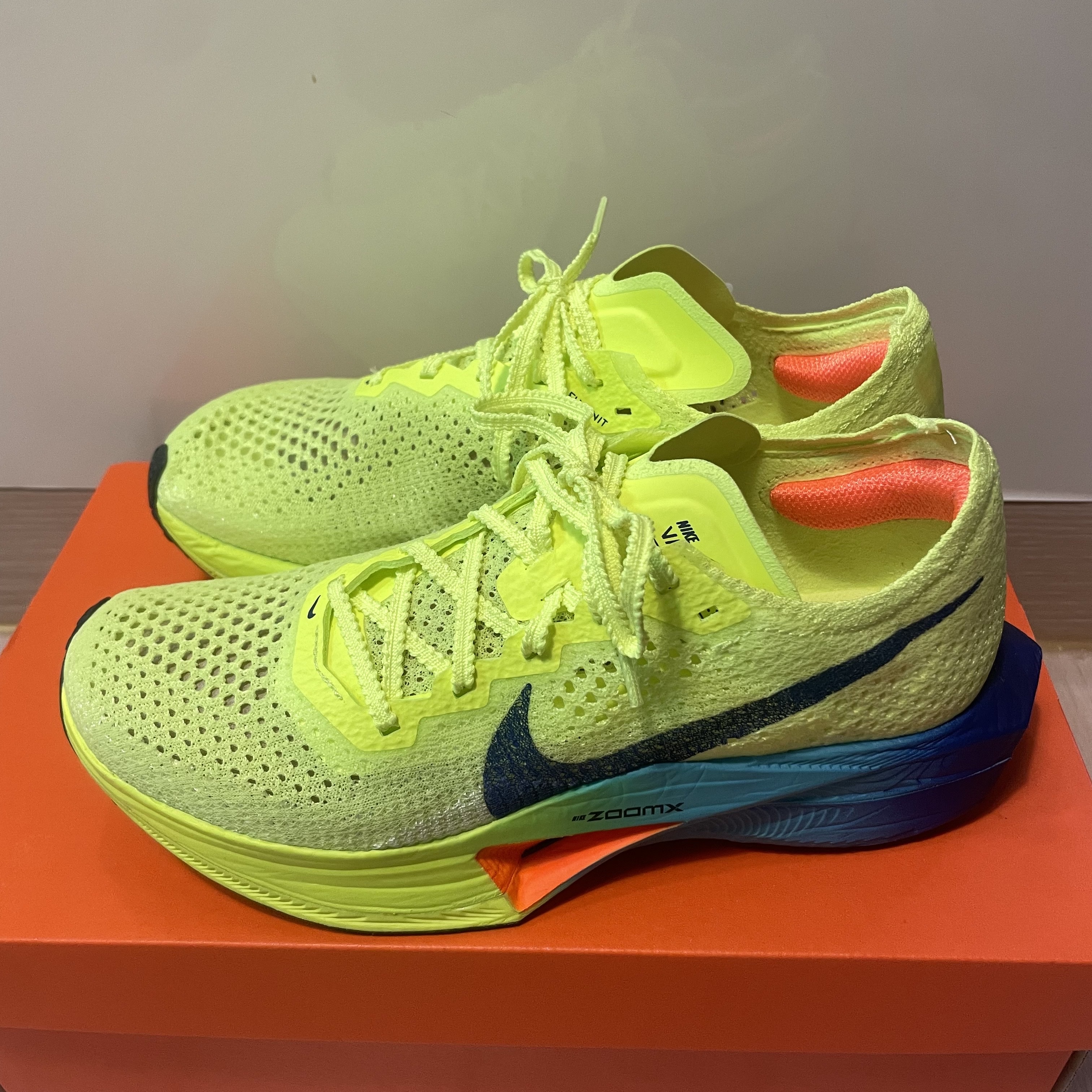 (W) Nike ZoomX Vaporfly Next% 3 Bolt 착용 스타일