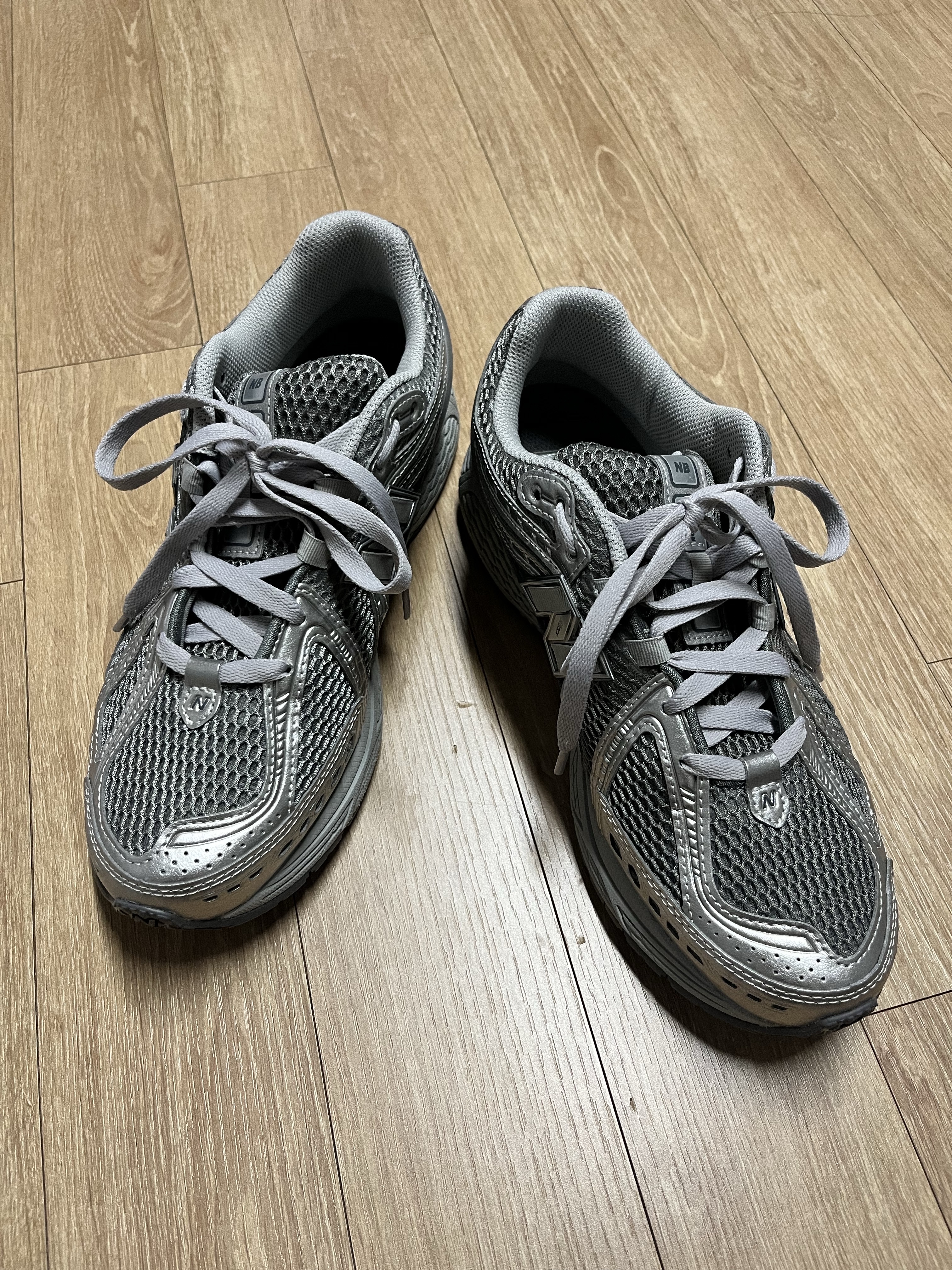 New Balance 1906R Harbor Grey Silver Metalic 착용 스타일