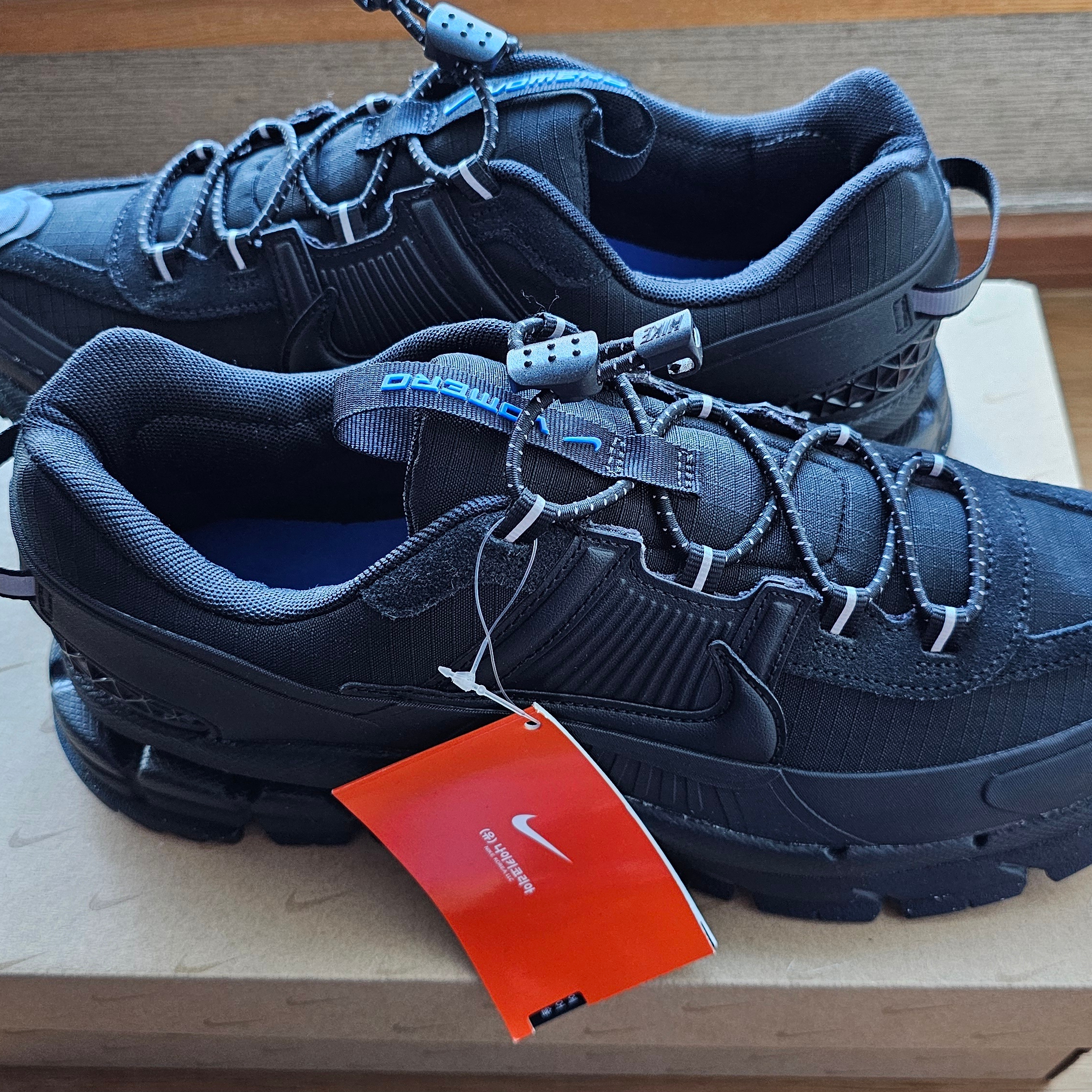 Nike Zoom Vomero Roam Black Racer Blue 착용 스타일