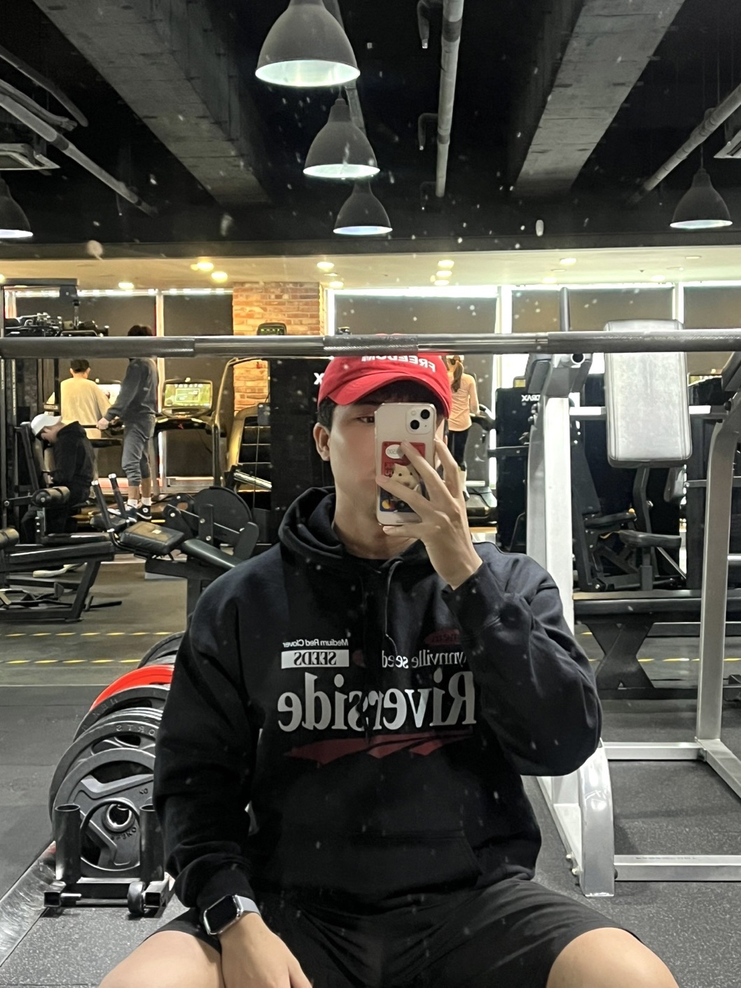 Gildan X EMEM Riverside Hoodie Black 착용 스타일 - 3