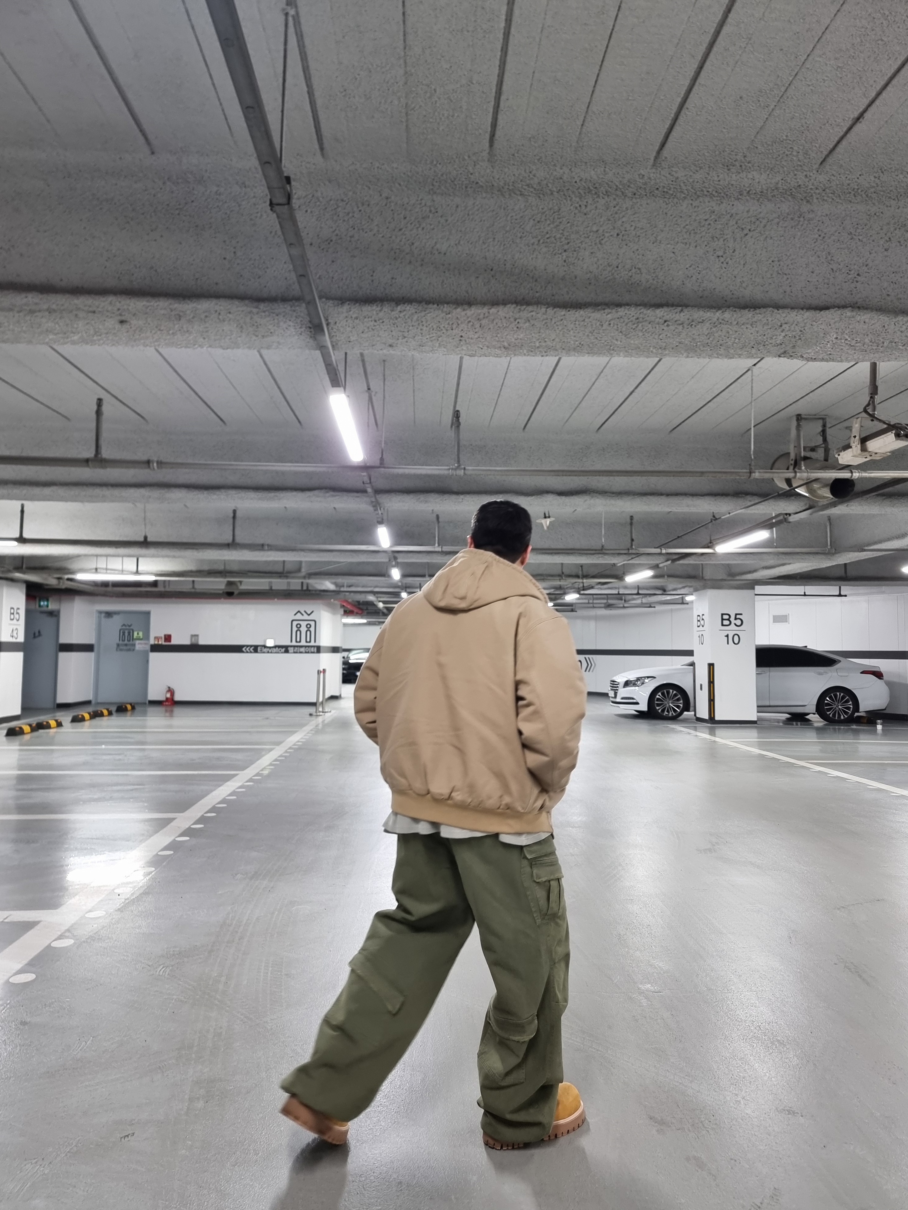 Undermycar Mu.77 Anti Fxxking Logo Play Brush Washed Thermal Long Sleeve Sand, Carhartt WIP OG Active Jacket Peanut - Winter 착용 스타일 - 1