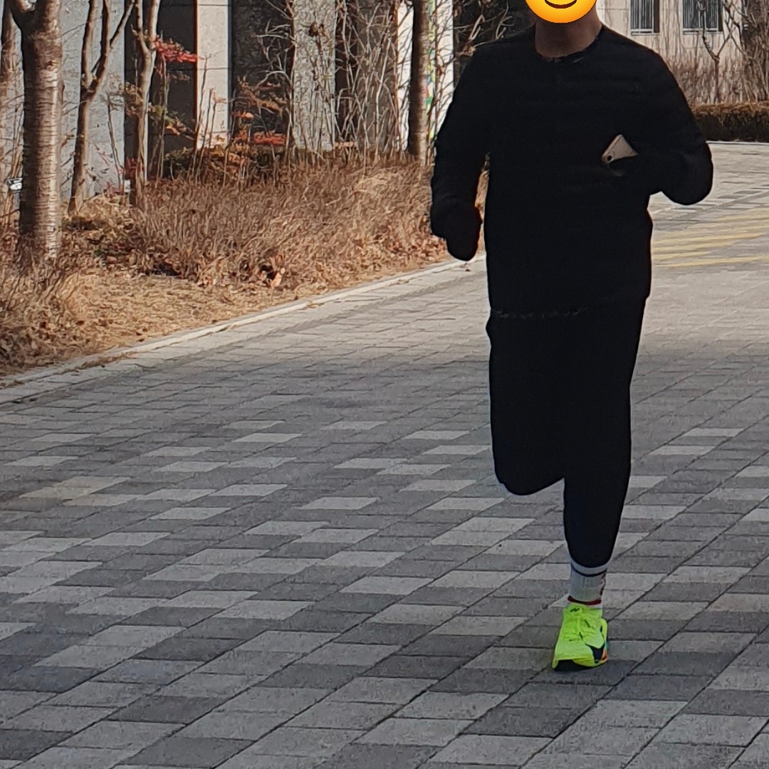 나이키 에어 줌 알파플라이 넥스트% 3 볼트 착용 스타일 - 3