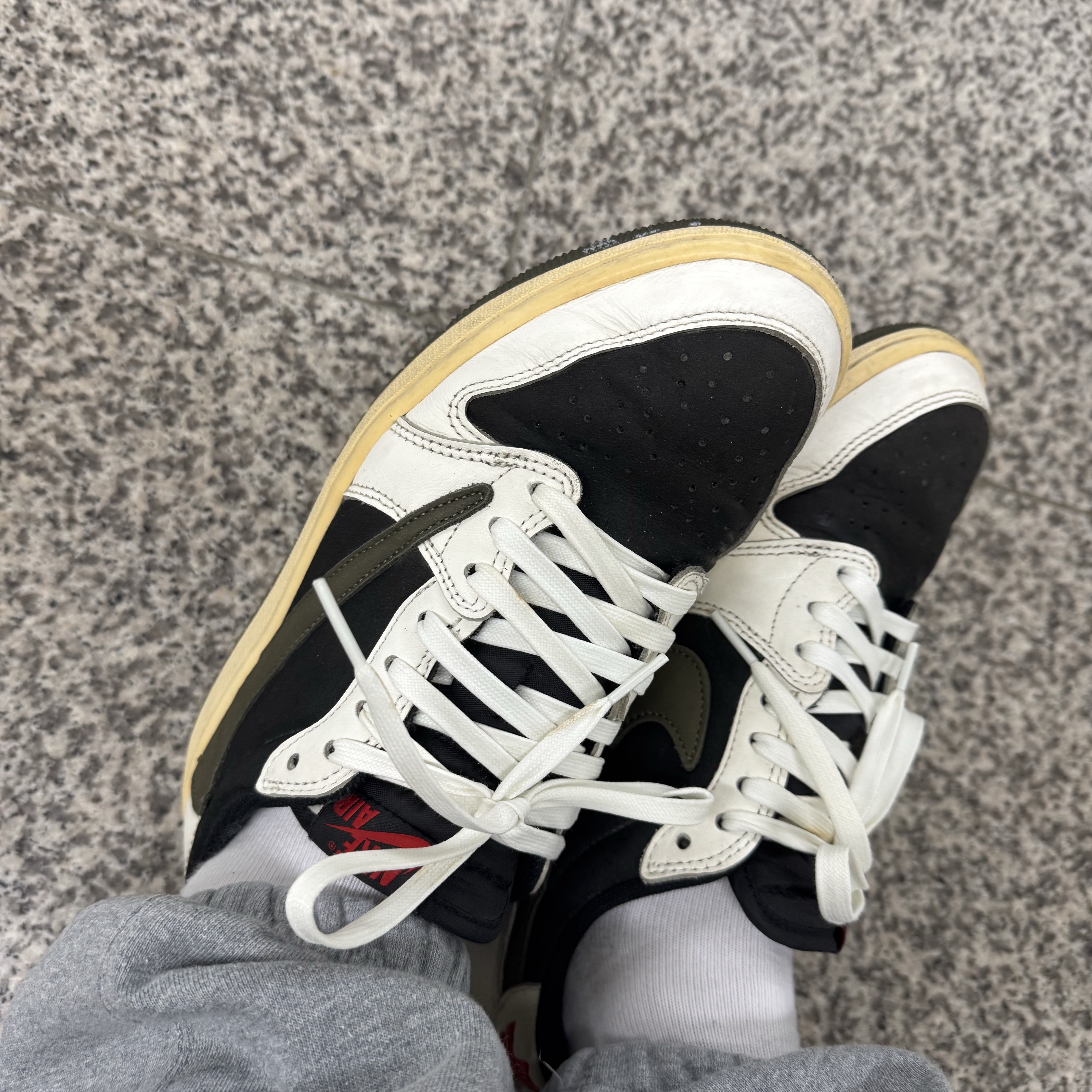 (W) Jordan 1 x Travis Scott Retro Low OG SP Medium Olive 착용 스타일