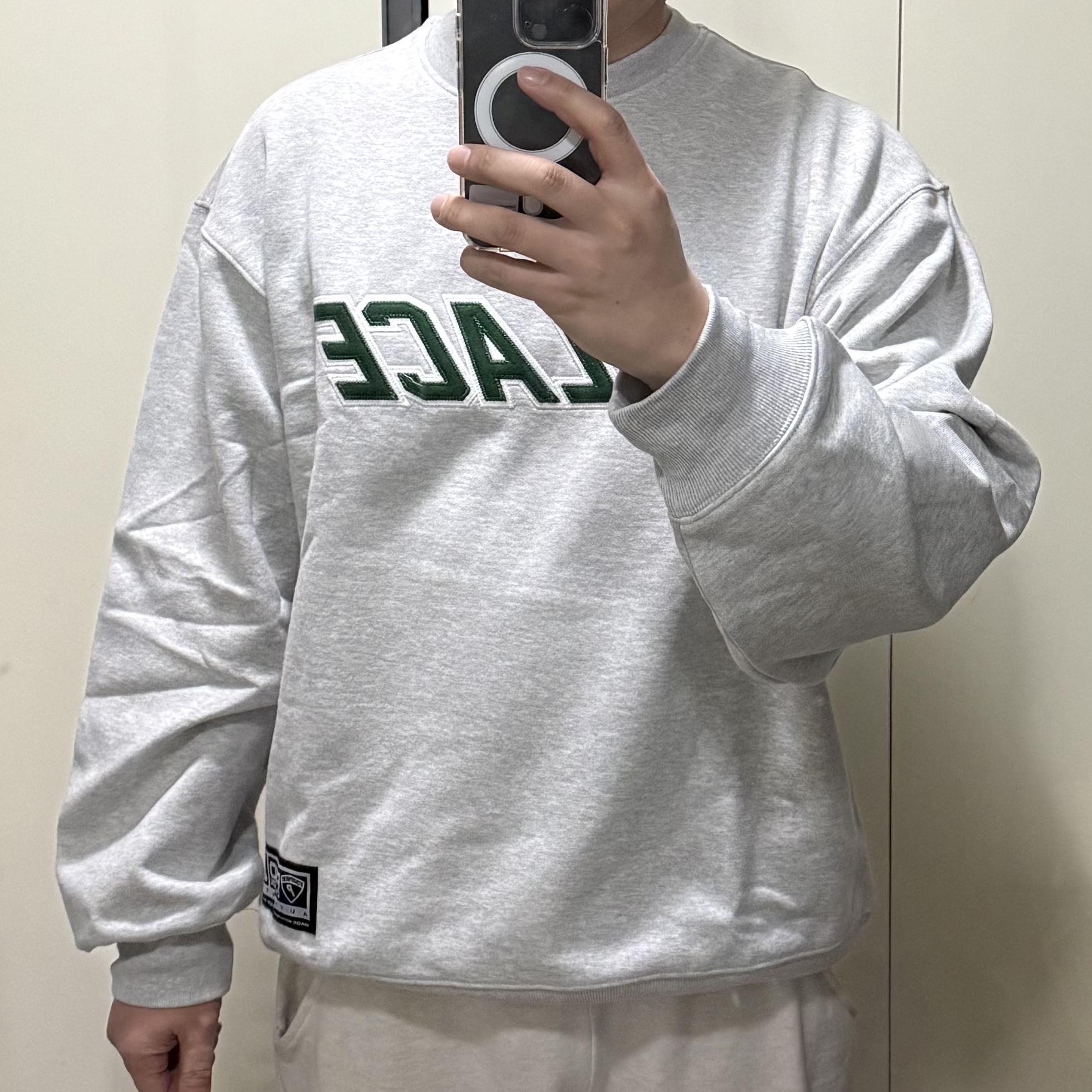 Palace Applique Team Crew Grey Marl - 25SS 착용 스타일 - 1