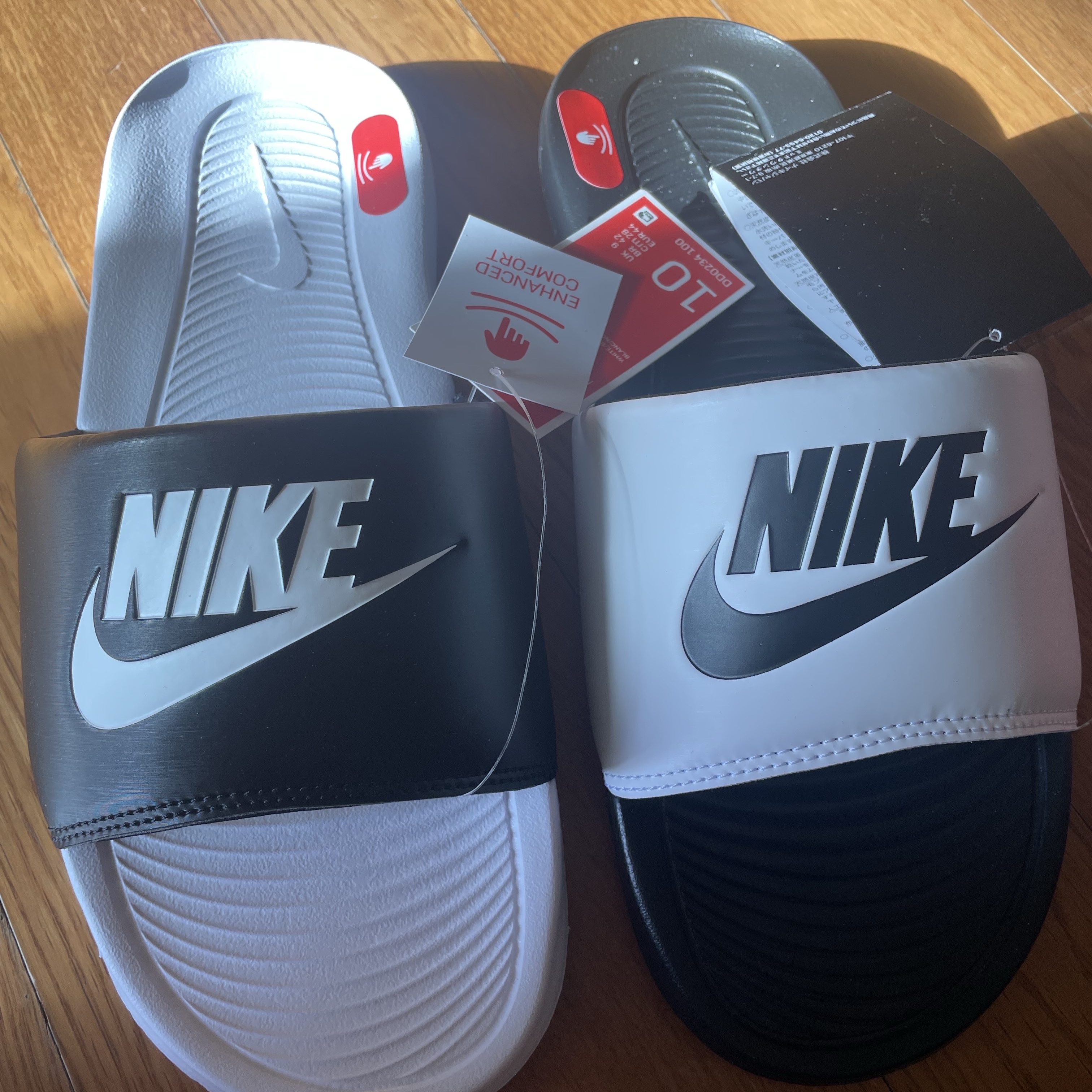 Nike Victori One Slide White Black 착용 스타일