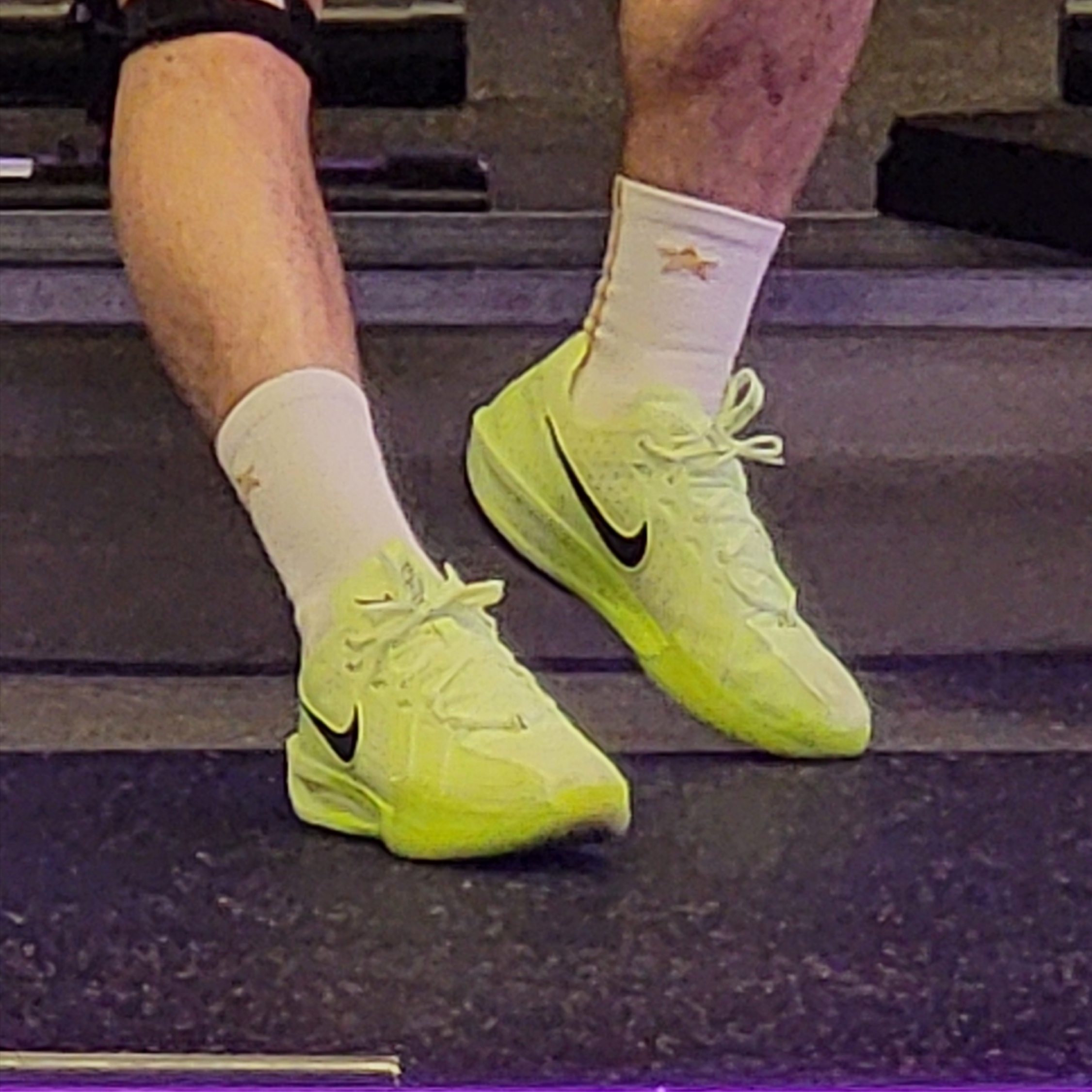 Nike Air Zoom G.T. Cut 3 EP Barely Volt Black 착용 스타일 - 1
