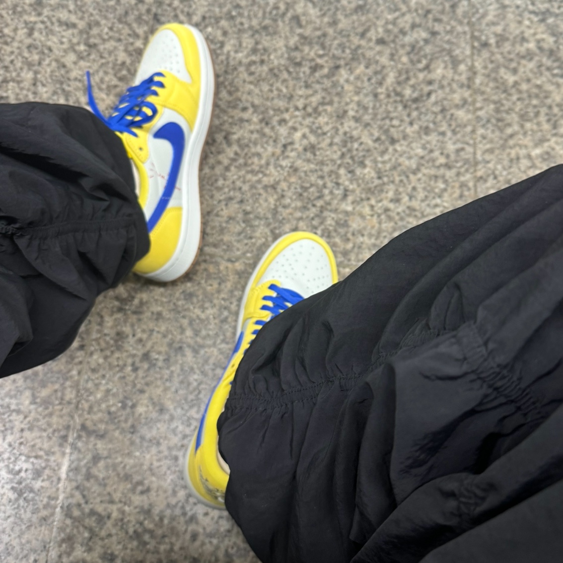 (W) Jordan 1 x Travis Scott Retro Low OG SP Canary 착용 스타일