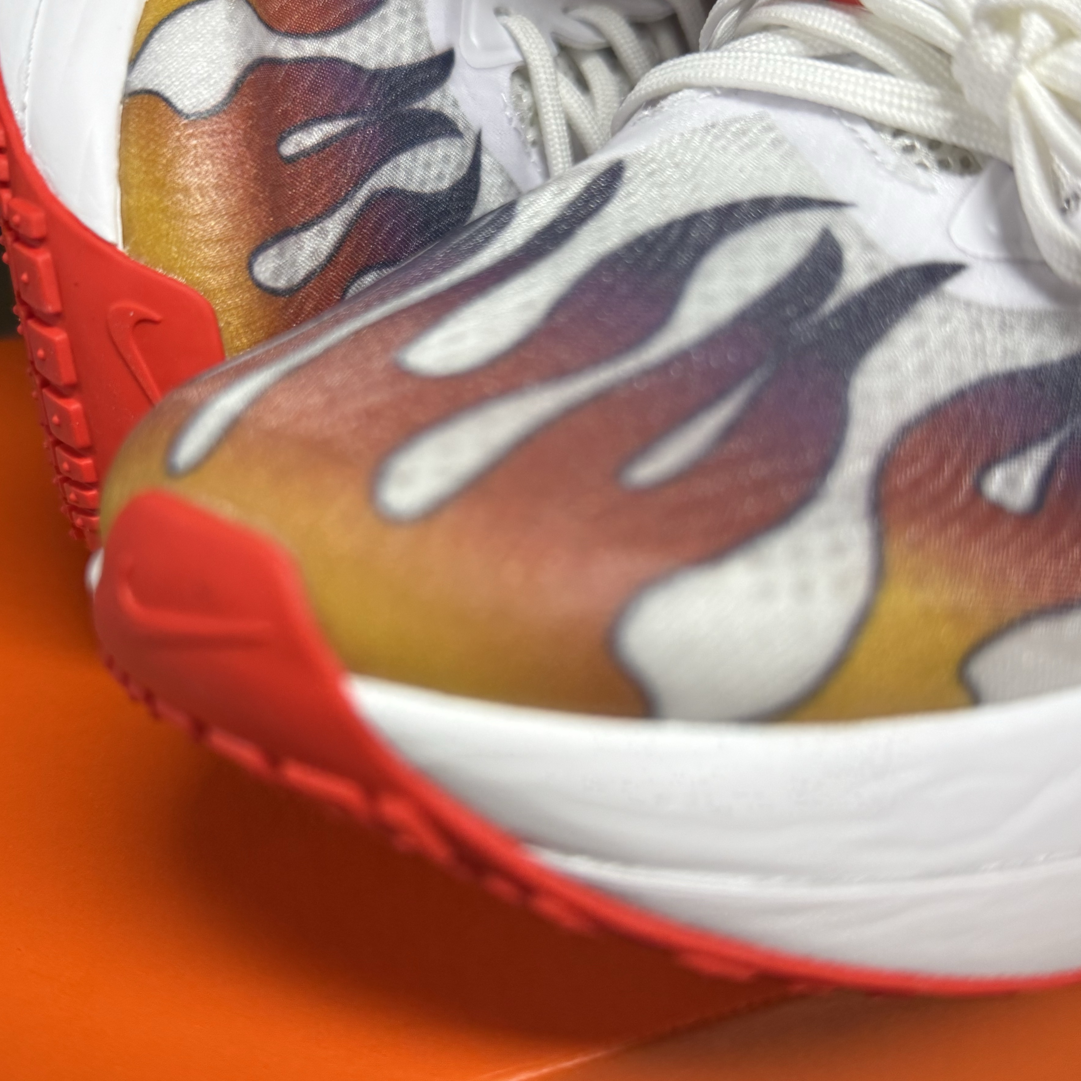 Nike Zoom Fly 6 PRM White Habanero Red 착용 스타일